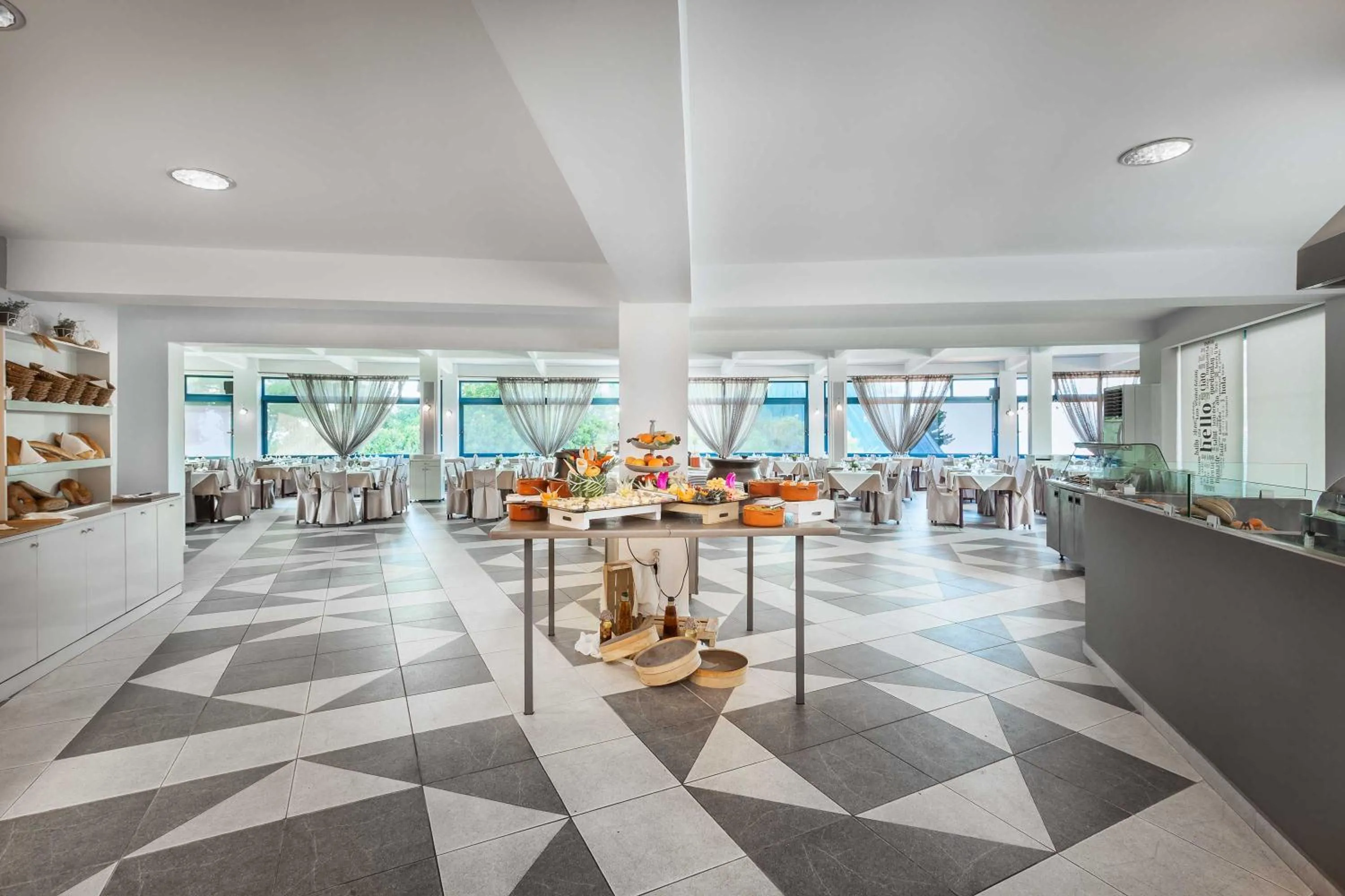 Restaurant/places to eat in Atrium Hotel