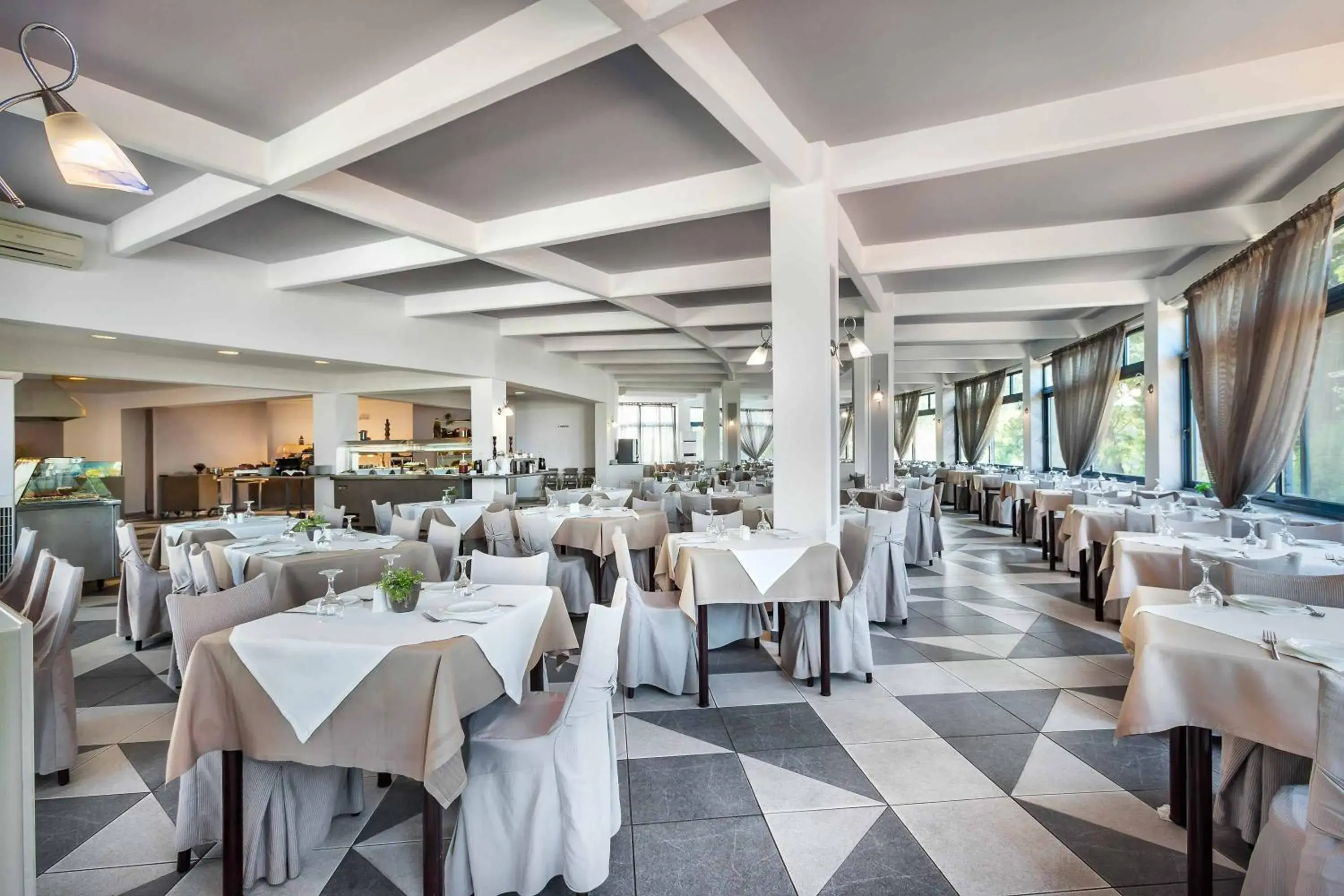 Restaurant/places to eat in Atrium Hotel Restaurant/places to eat in Atrium Hotel