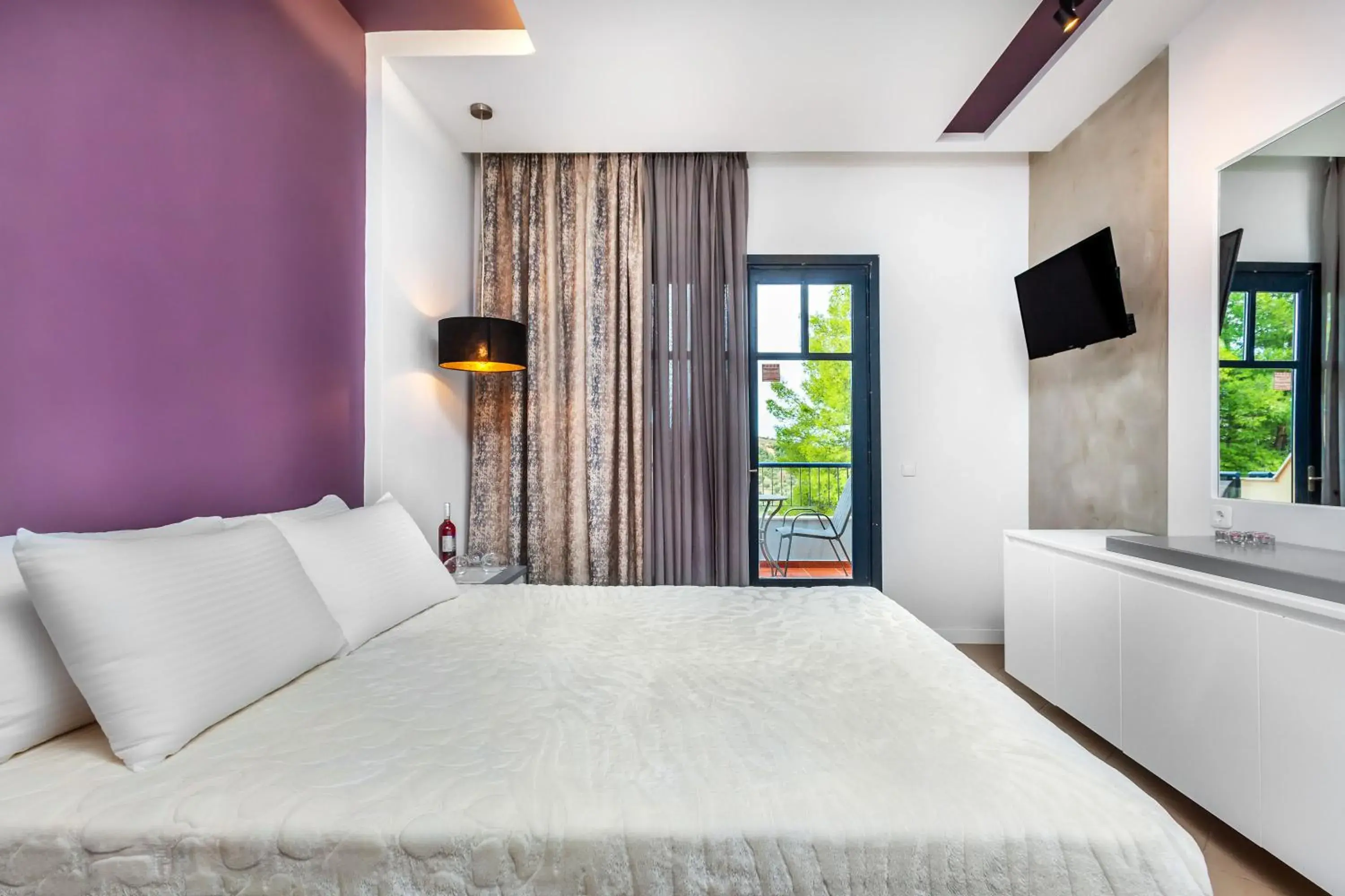 Bed in Atrium Hotel Bed in Atrium Hotel