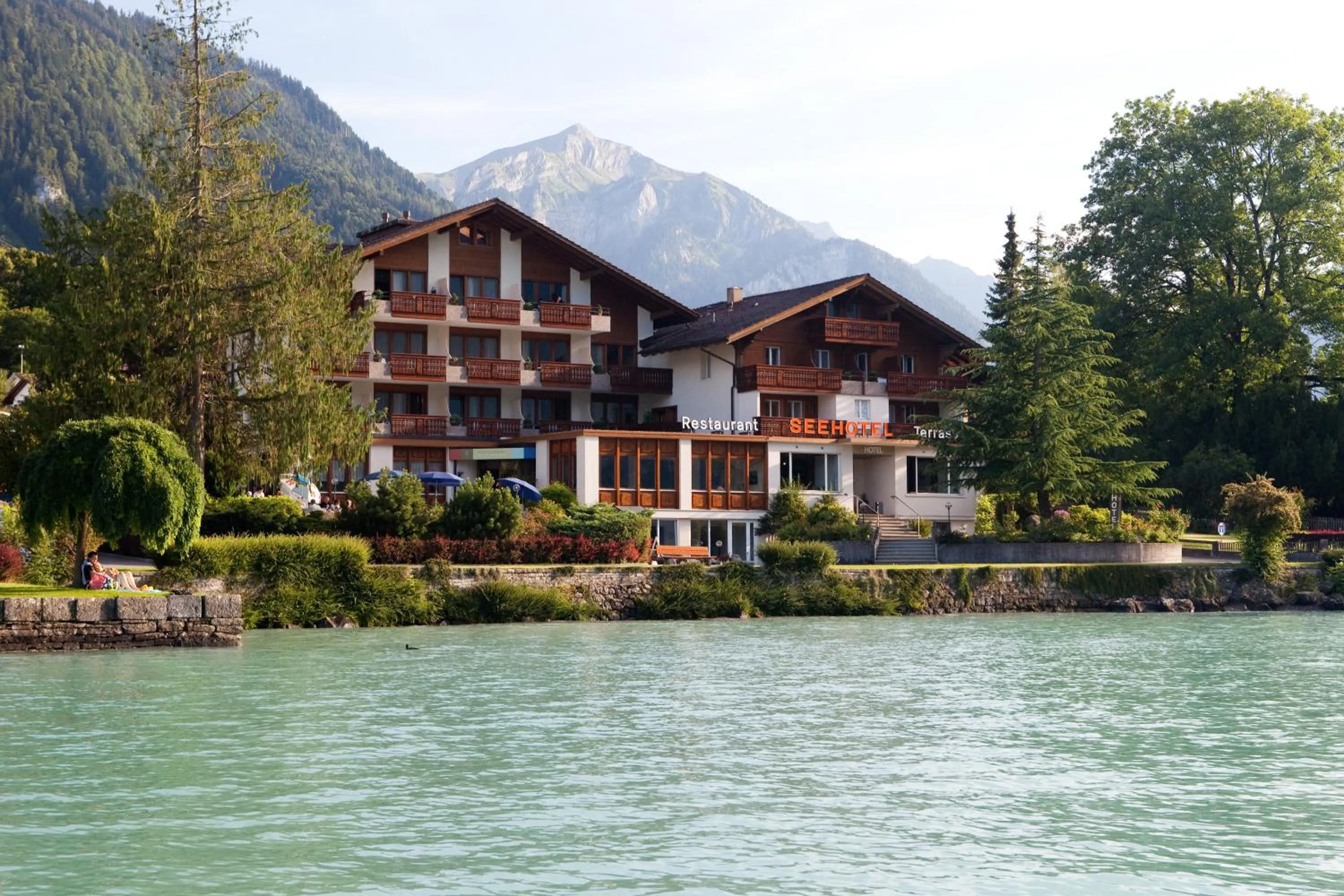 Facade/entrance in Seehotel Bönigen