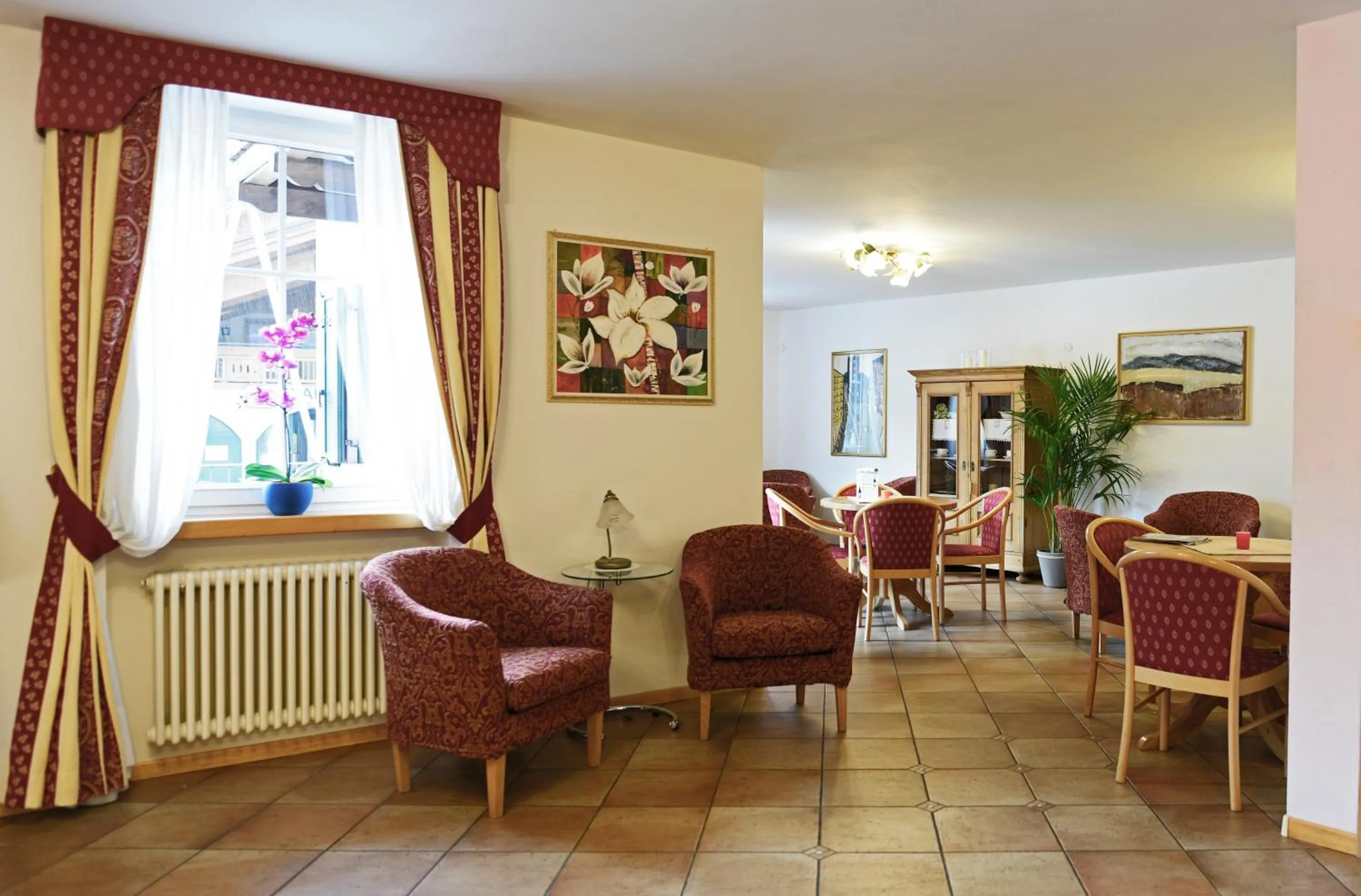 Lounge or bar in Alp Hotel Dolomiti