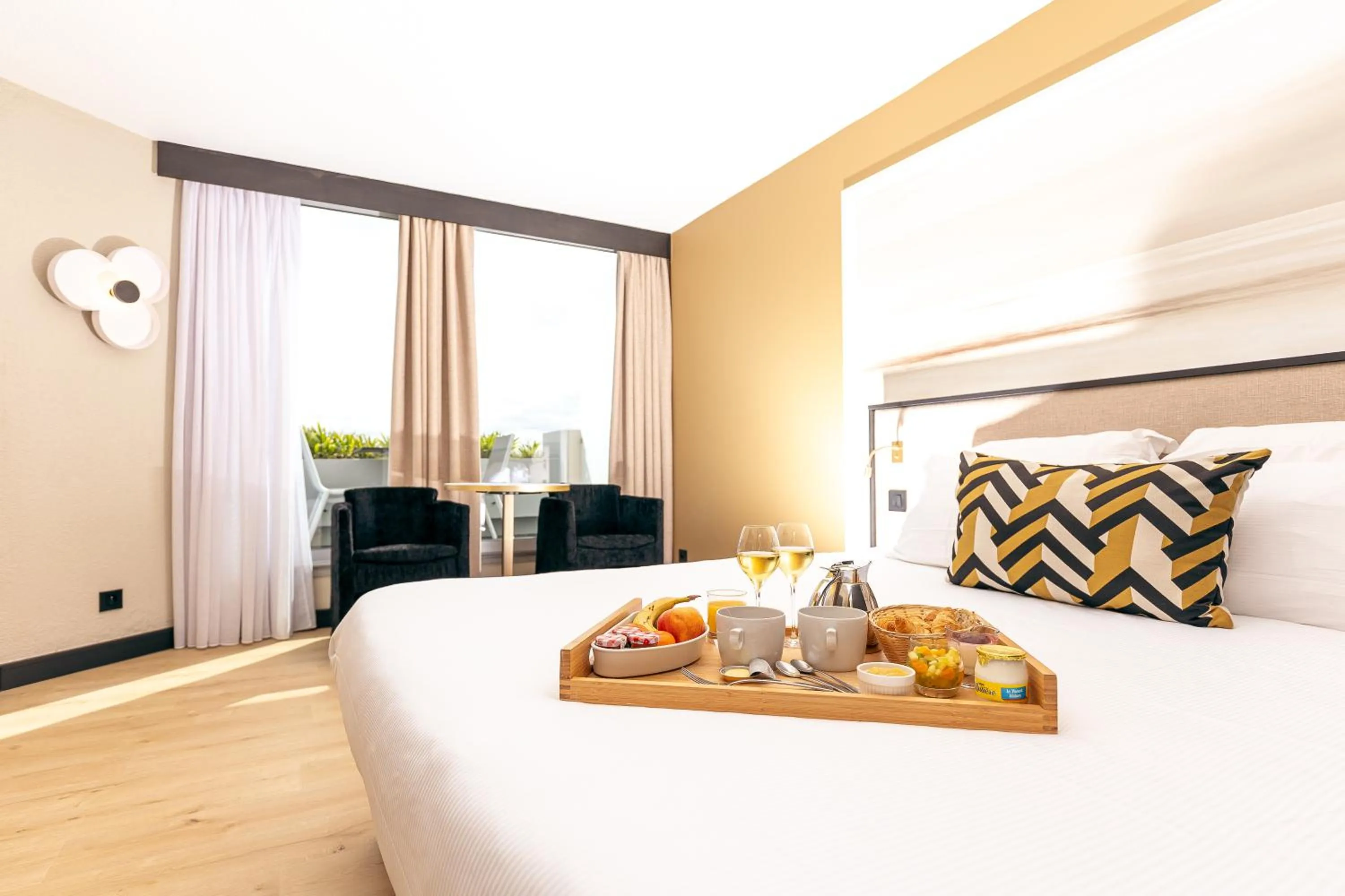 Bedroom, Bed in Hotel Ker Moor Saint-Quay Portrieux