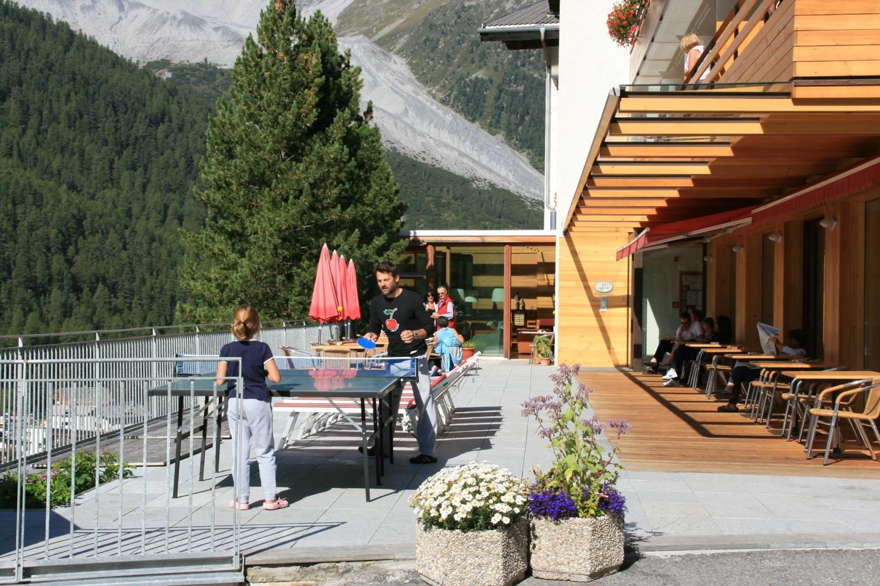 Skiing in Hotel Marlet