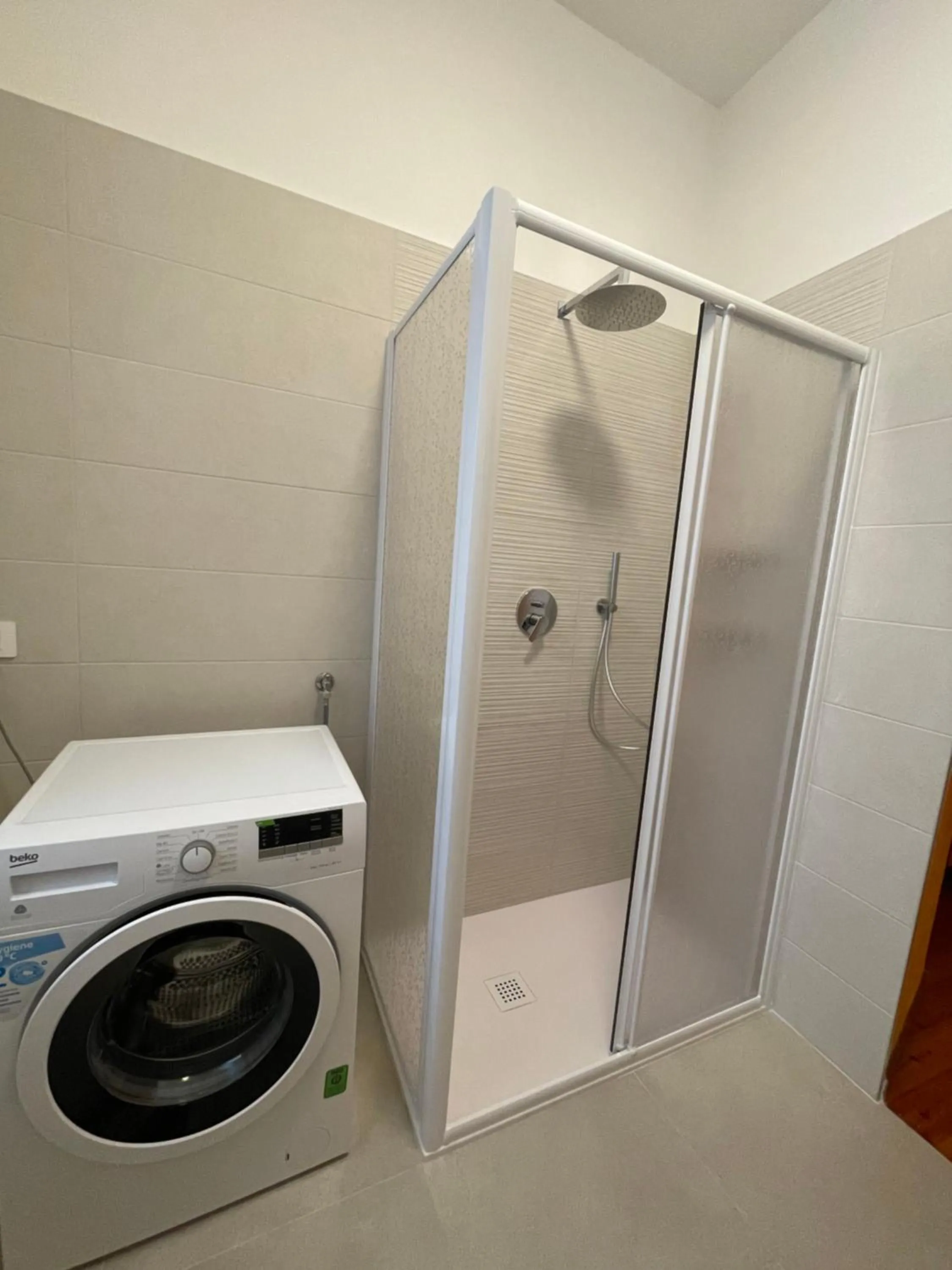 Shower in Rosa Apartment