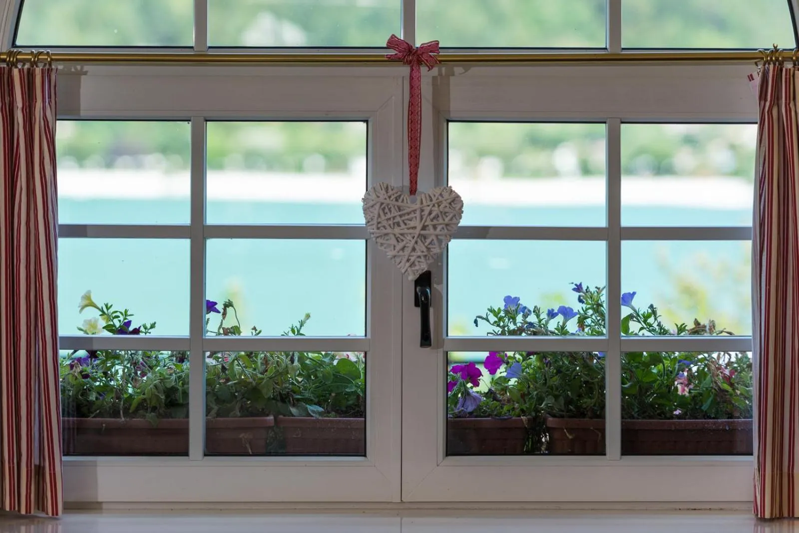 Lounge or bar in Grand Hotel Molveno