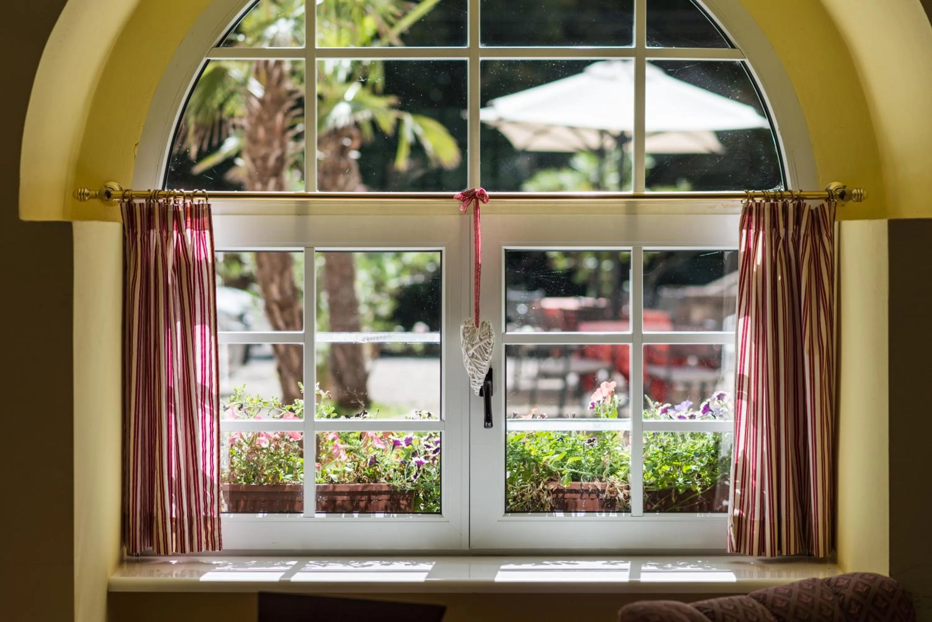 Lounge or bar in Grand Hotel Molveno