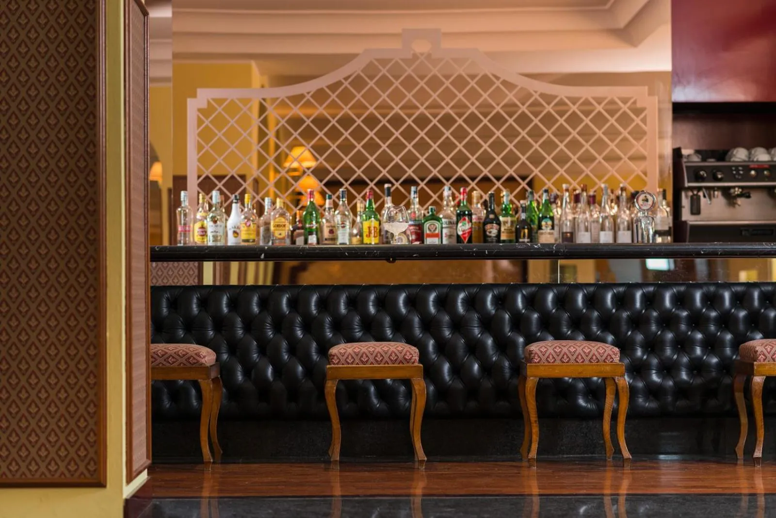 Lounge or bar in Grand Hotel Molveno