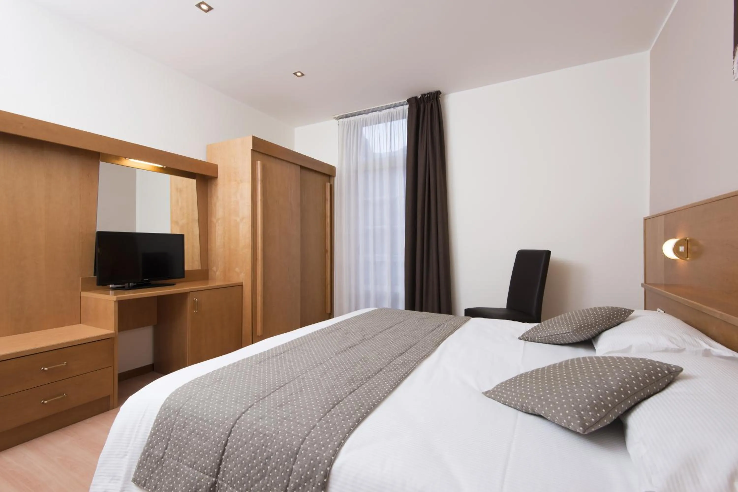 Bed in Grand Hotel Molveno