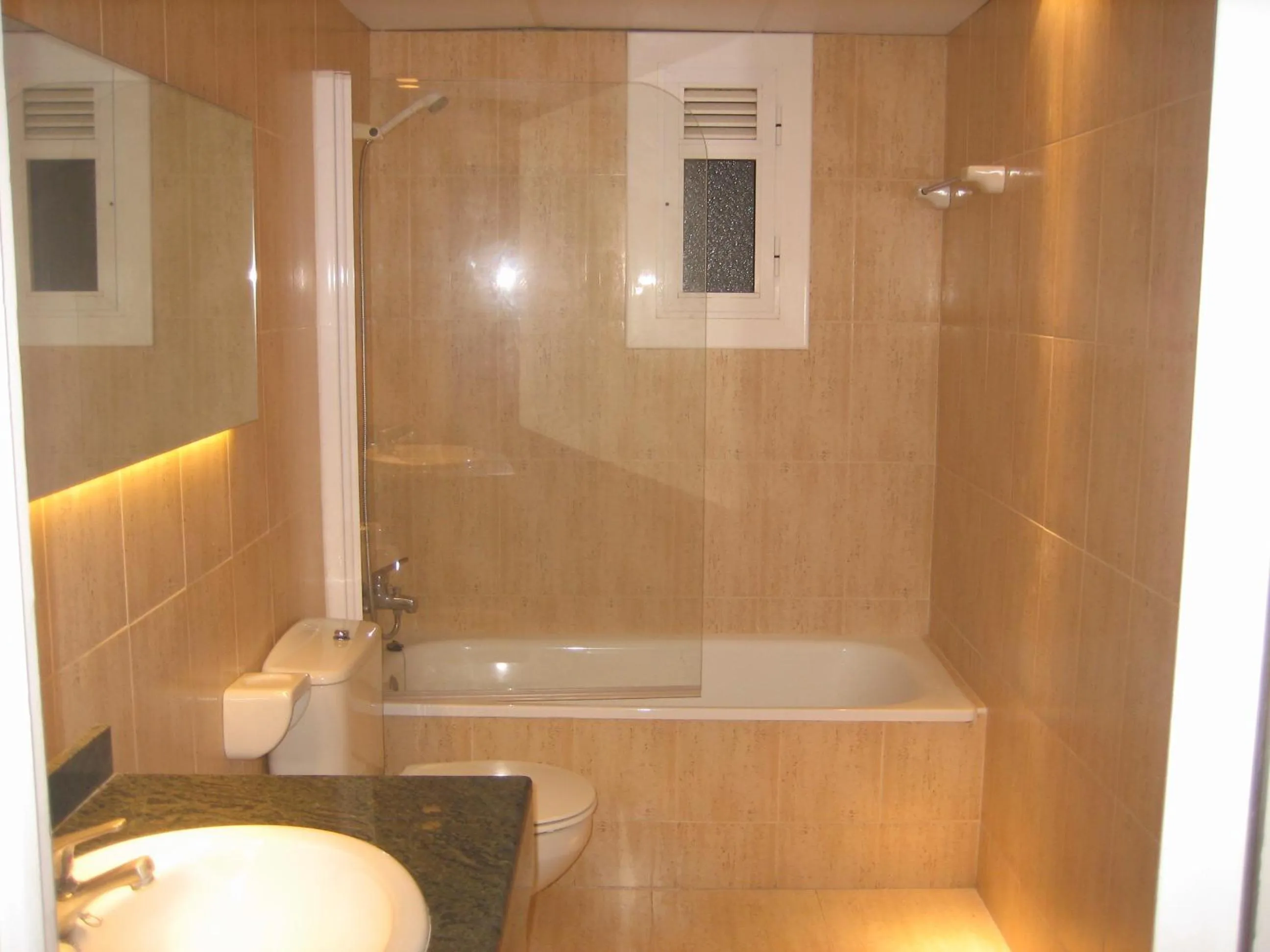 Bathroom in Hotel Brisamar Suites