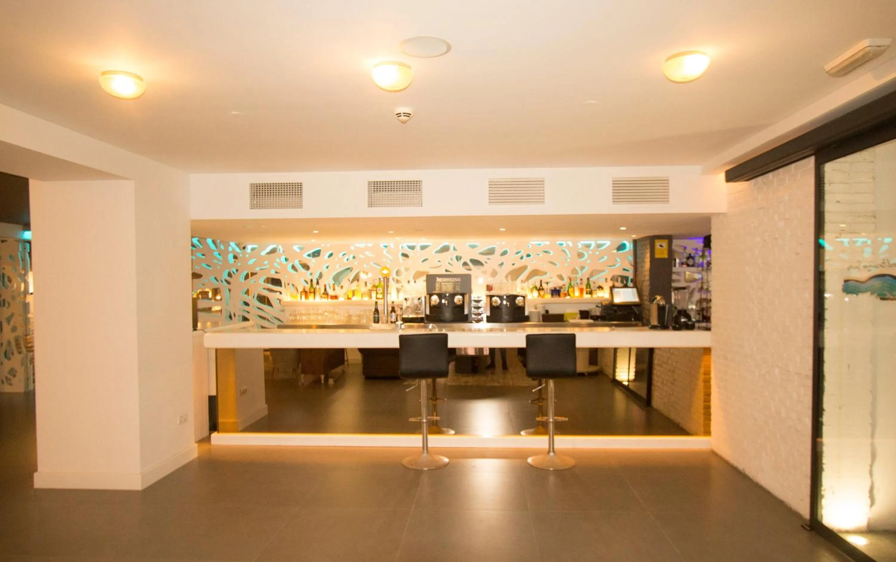 Lounge or bar in Hotel Brisamar Suites