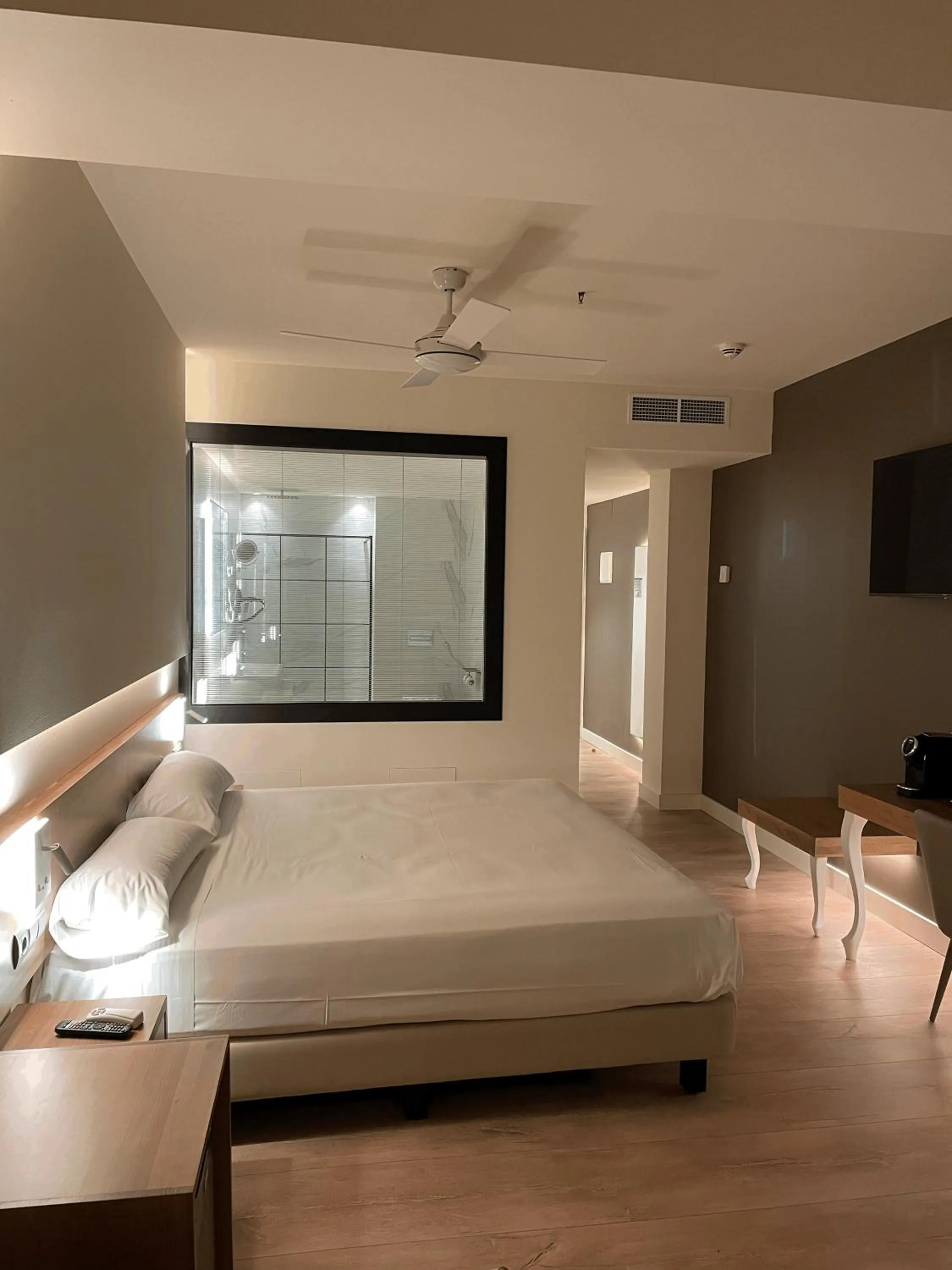 Bed in Hotel Brisamar Suites