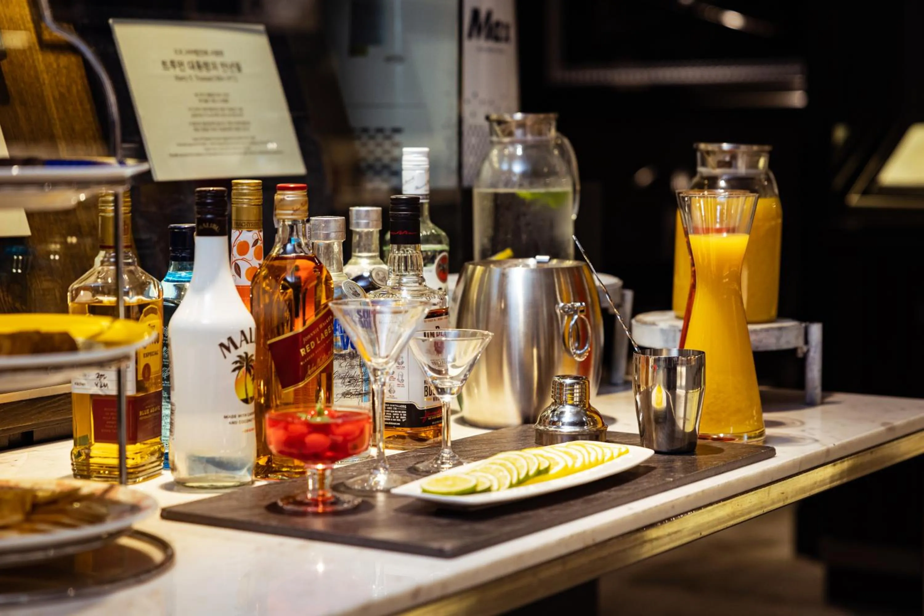 Lounge or bar in Kensington Hotel Yeouido