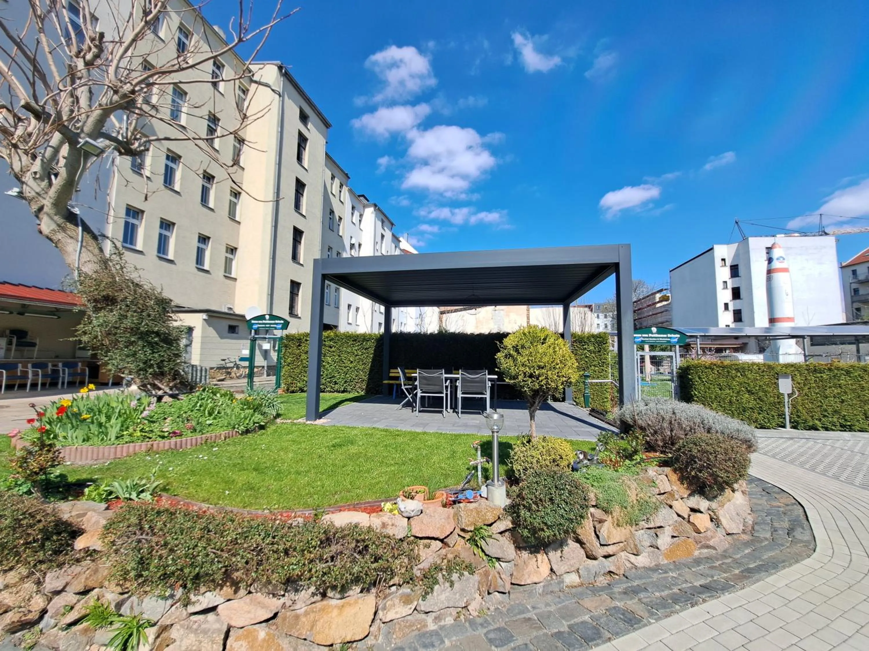 Garden in Space Hotel im Campus der JvP Schule