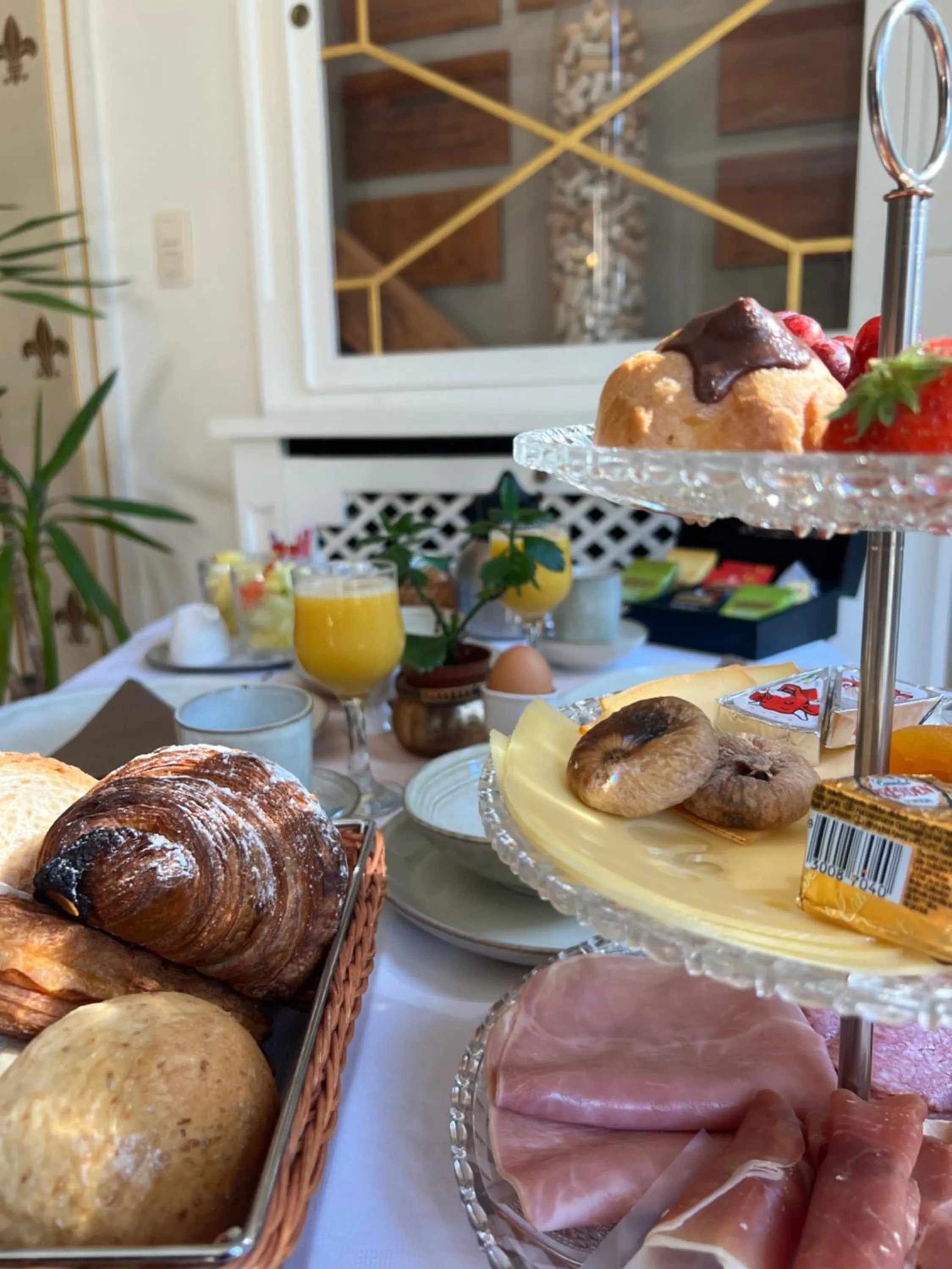 Food close-up in Hotel Fleur de Lys