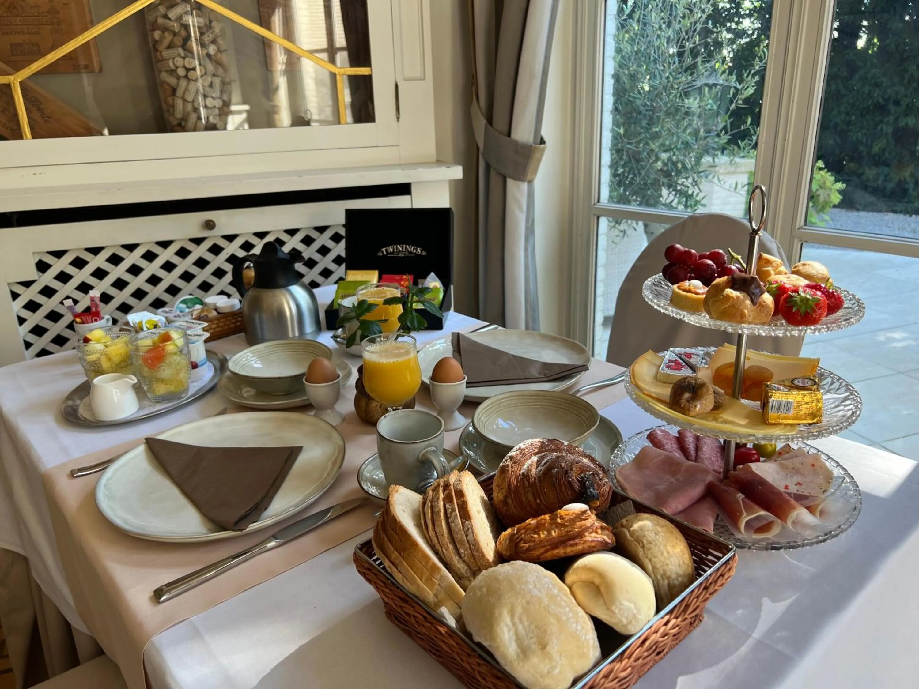 Food and drinks in Hotel Fleur de Lys