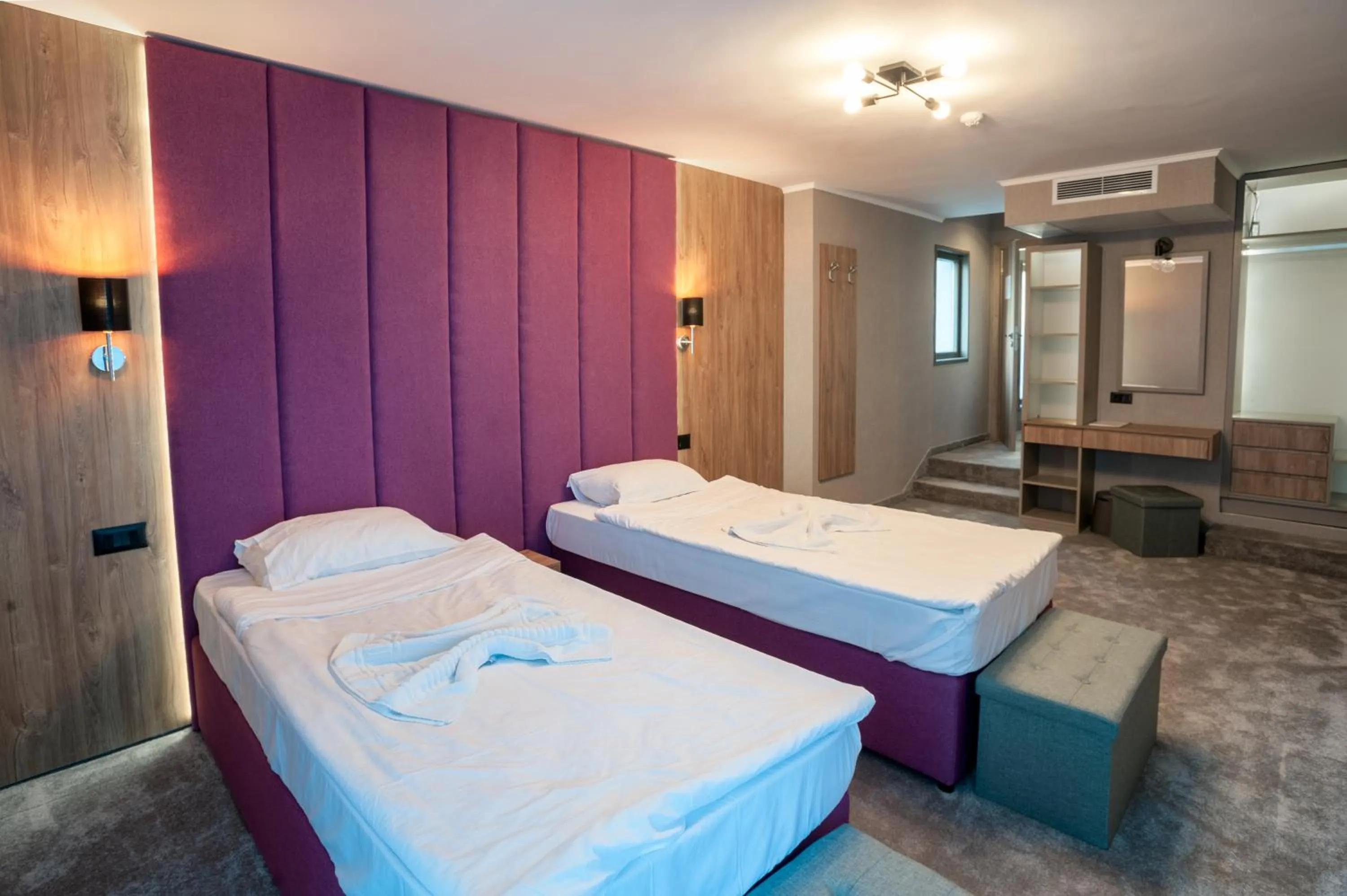 Photo of the whole room, Bed in White House Family Hotel Spa zone