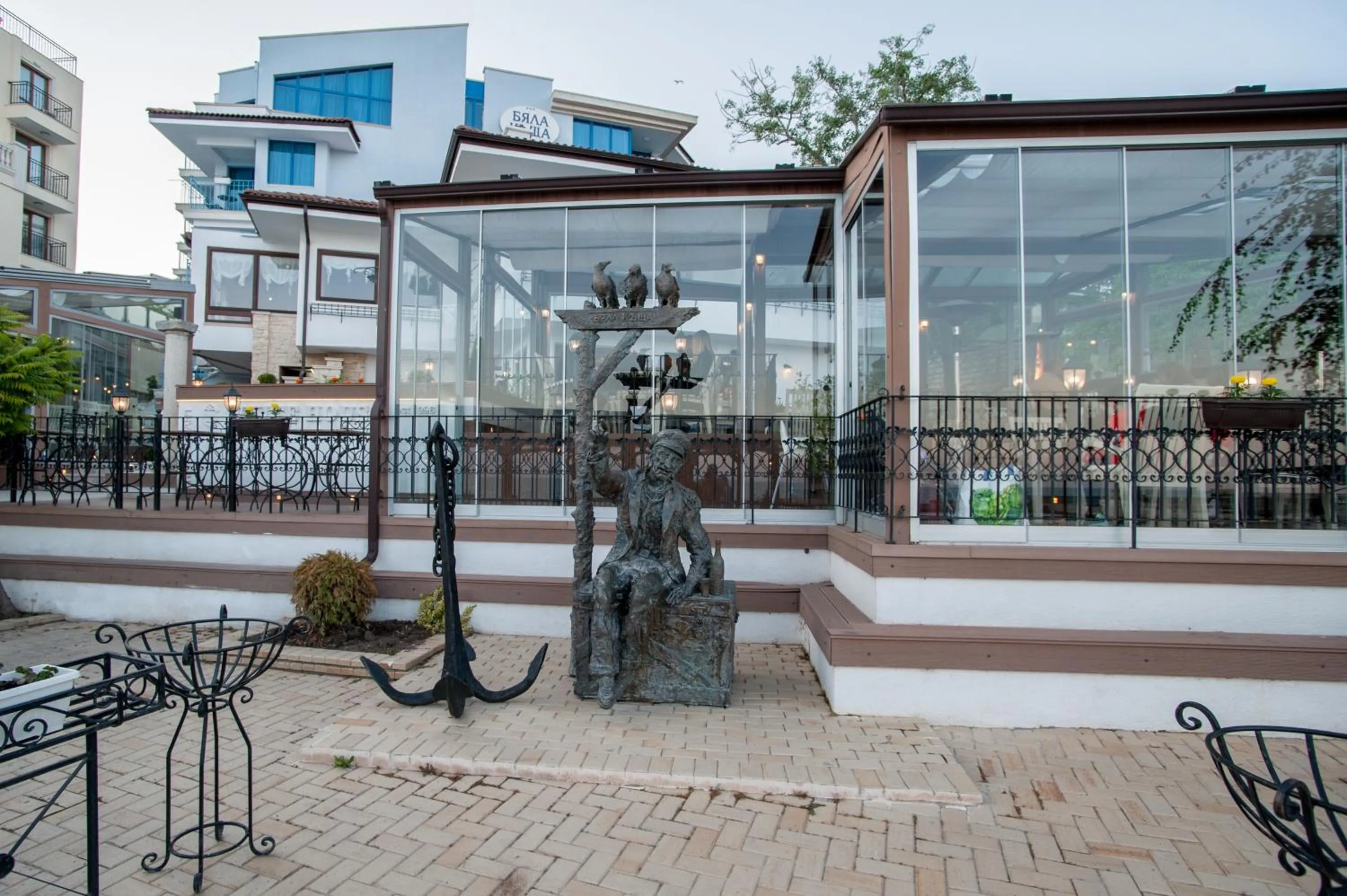 Property building in White House Family Hotel Spa zone