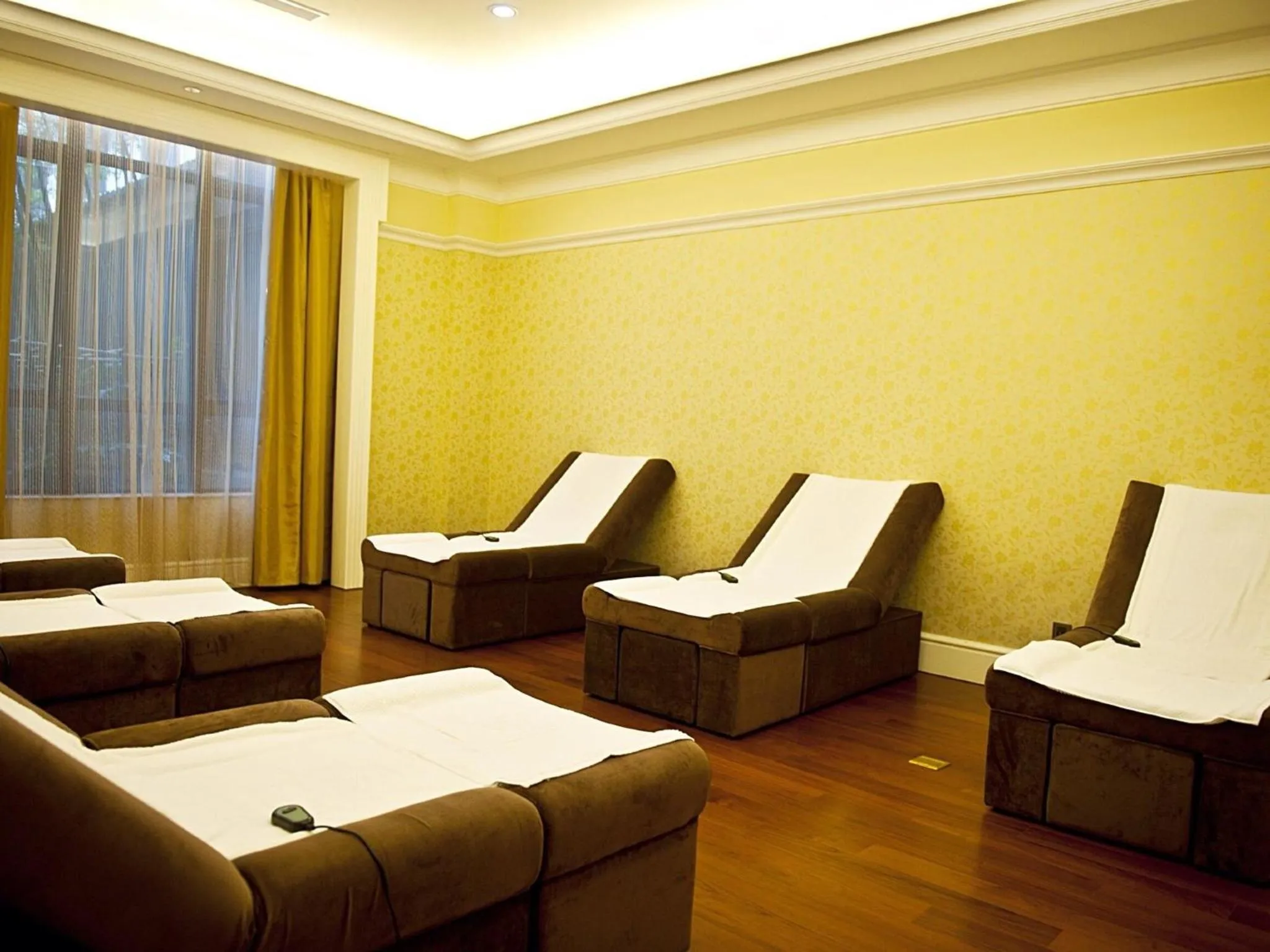 Entertainment in Tongli Lake Resort Phase II