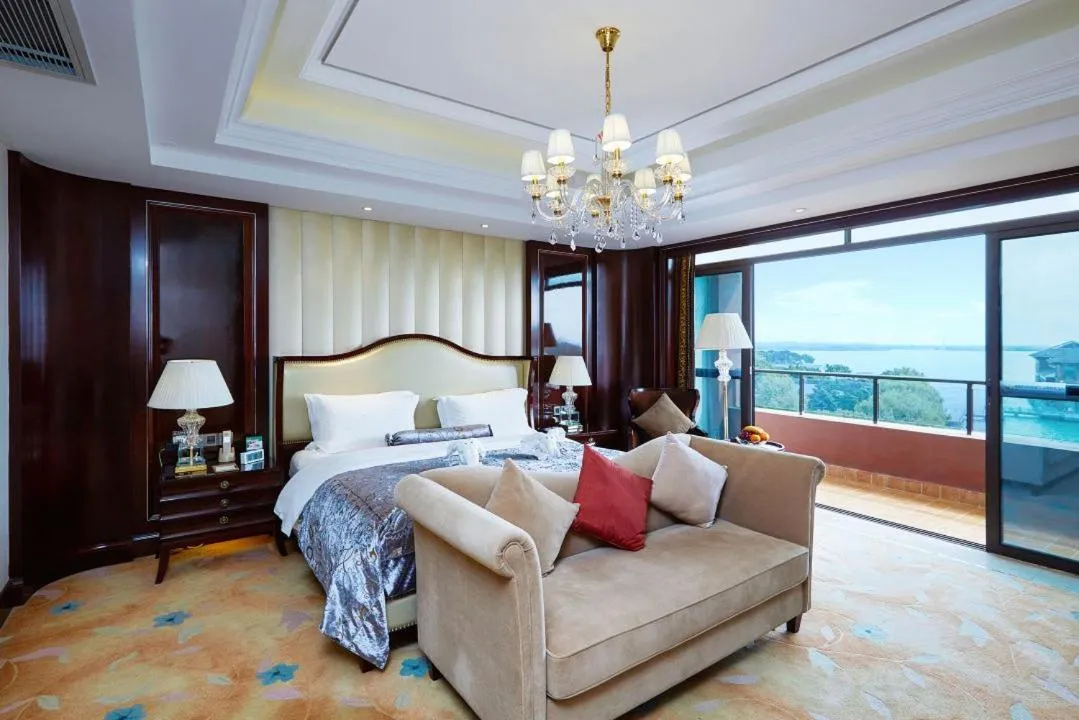 Property building in Tongli Lake Resort Phase II