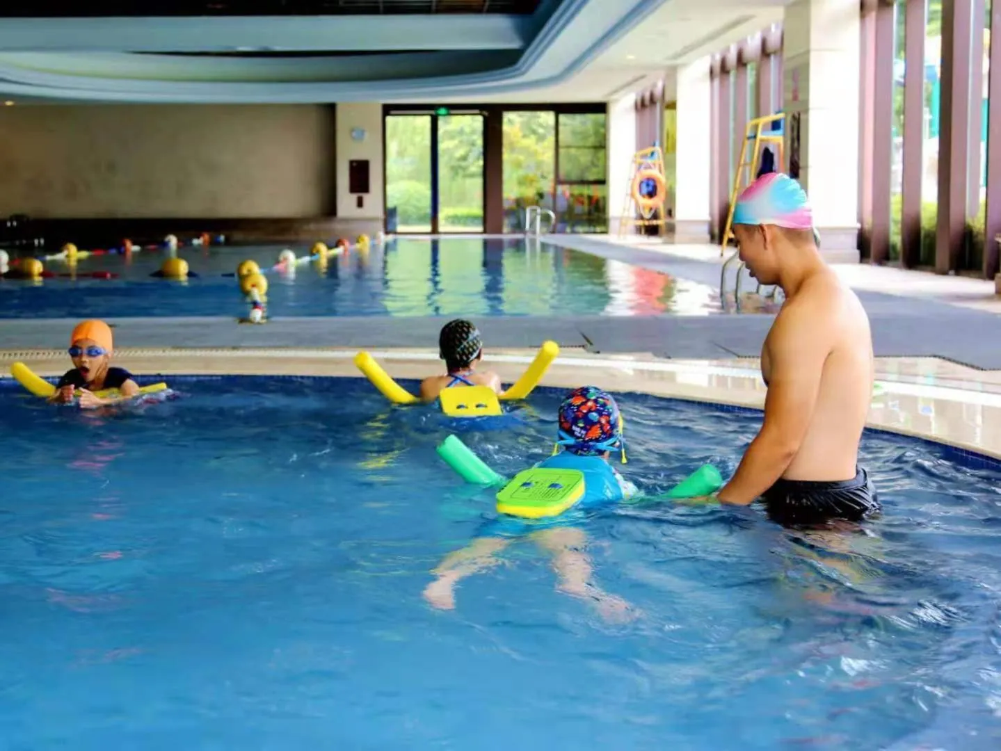 Swimming pool in Tongli Lake Resort Phase II