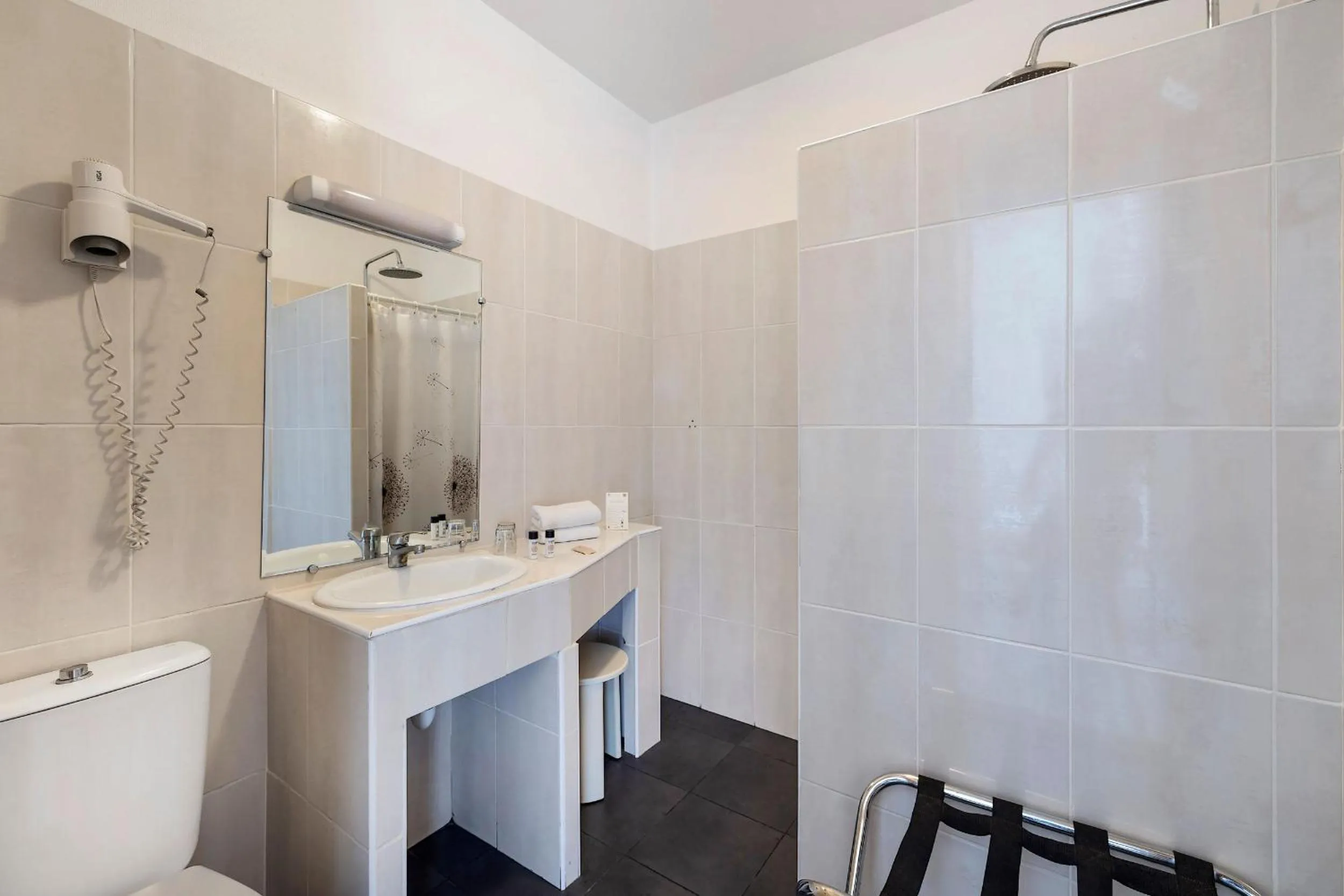 Bathroom in Hotel Le Golfe Bleu