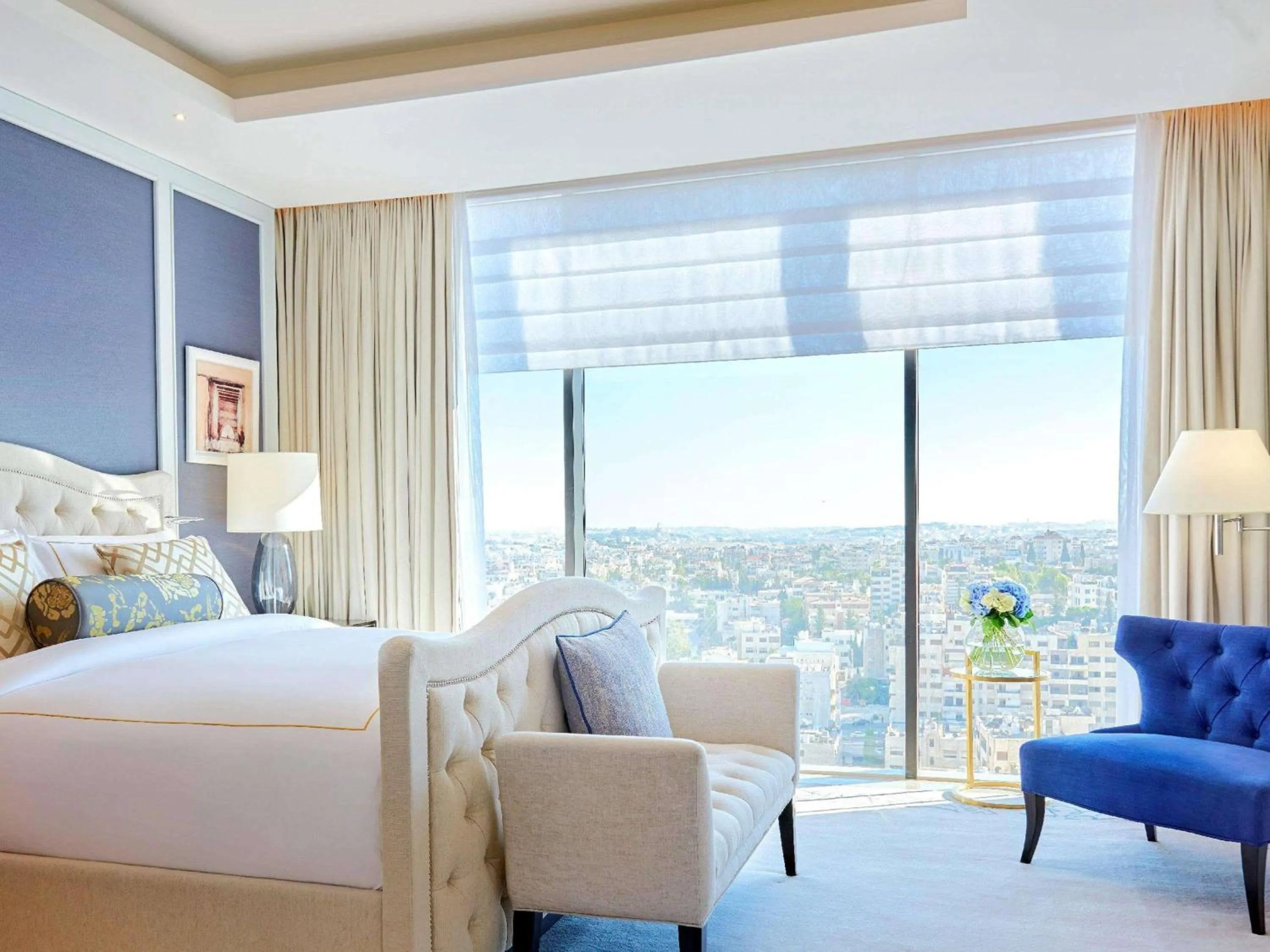 Bedroom, Bed in Fairmont Amman