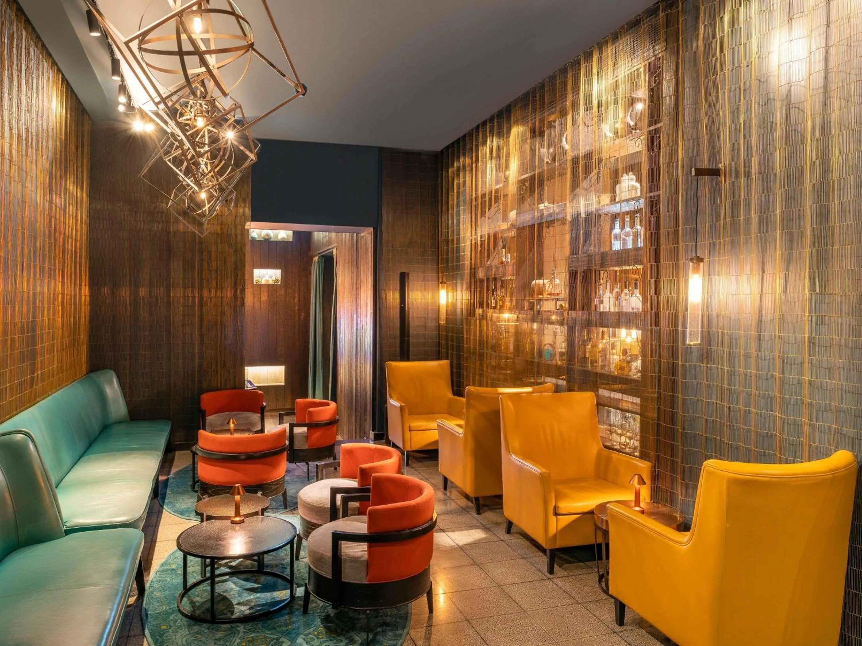 Lounge or bar in Fairmont Amman