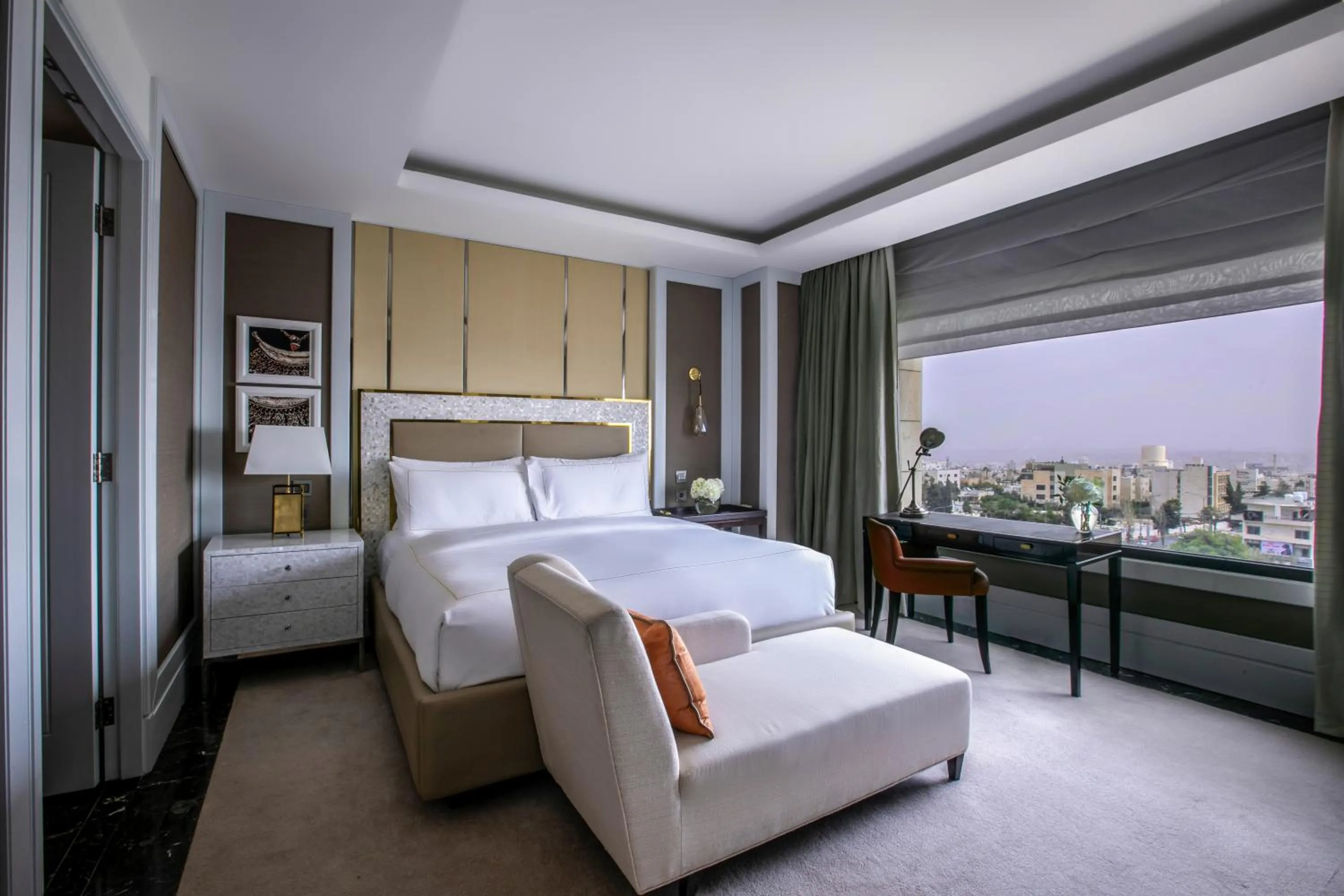 Bedroom, Bed in Fairmont Amman