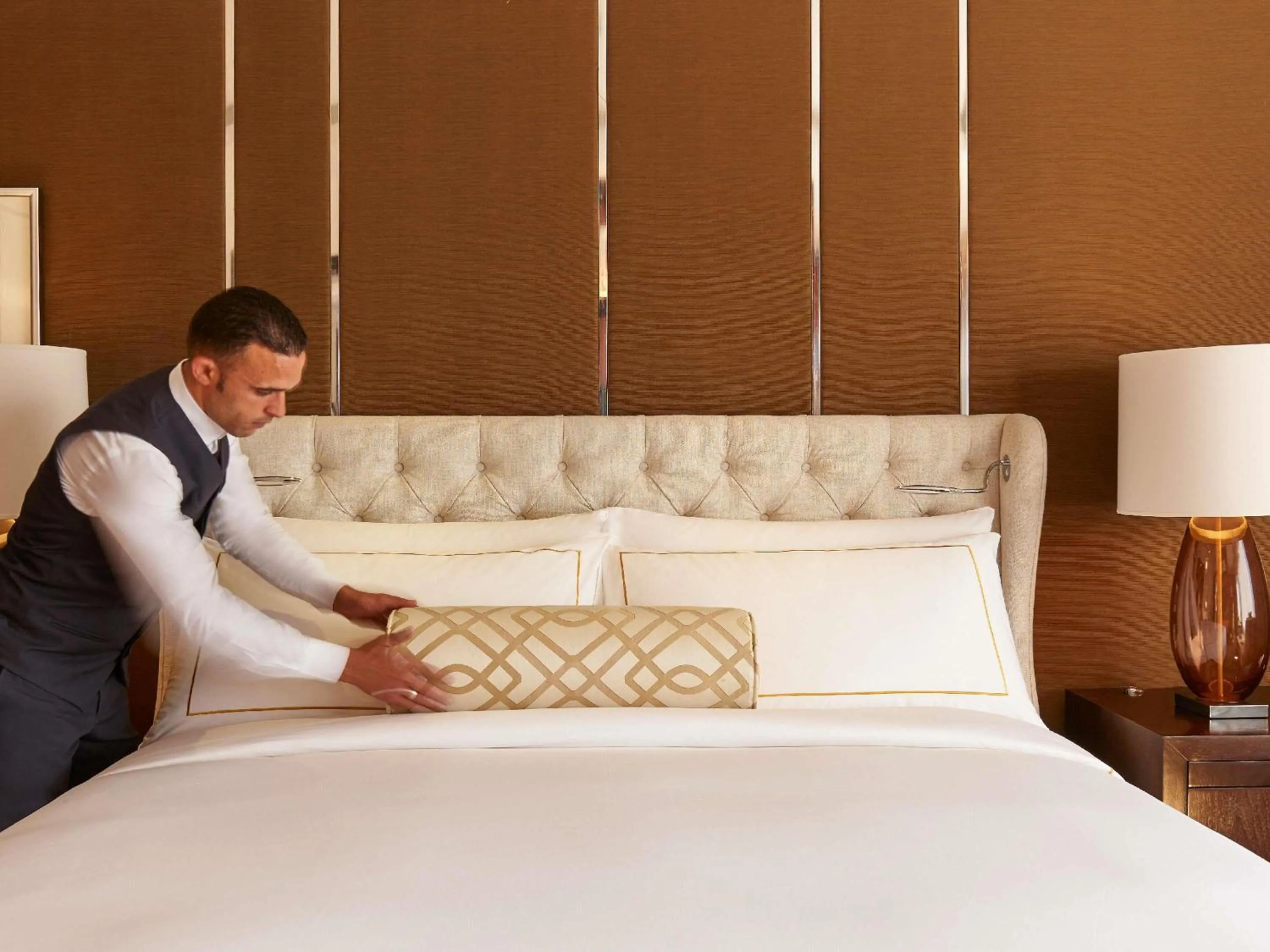 Bedroom, Bed in Fairmont Amman