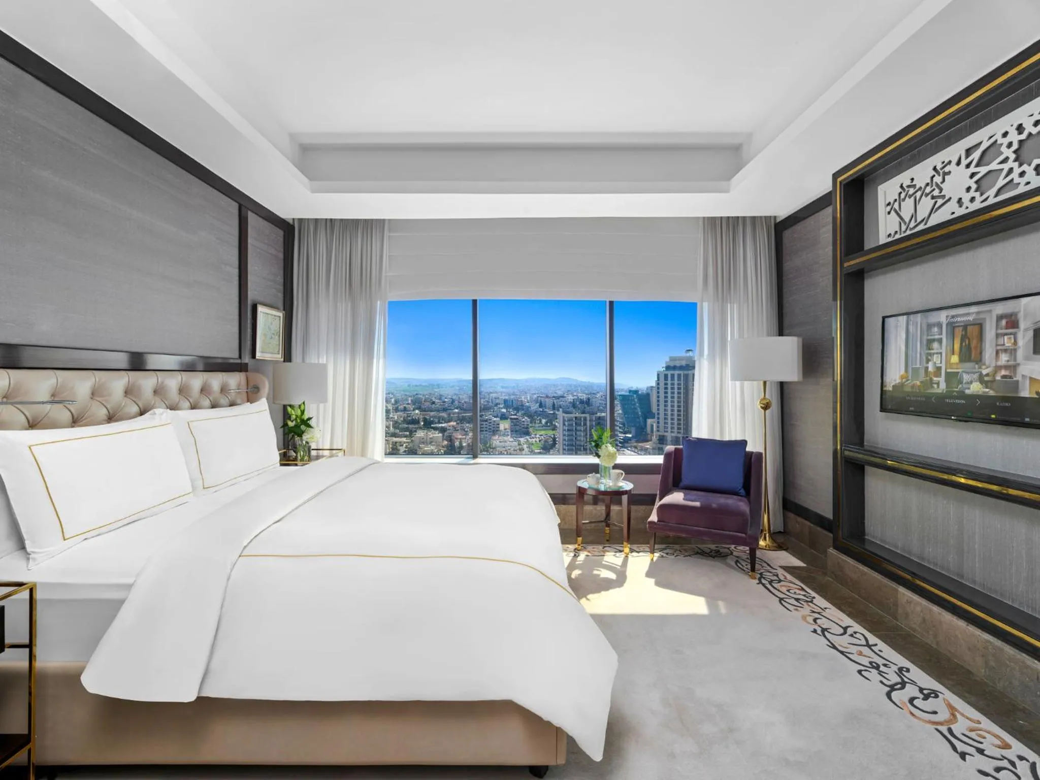 Bed in Fairmont Amman