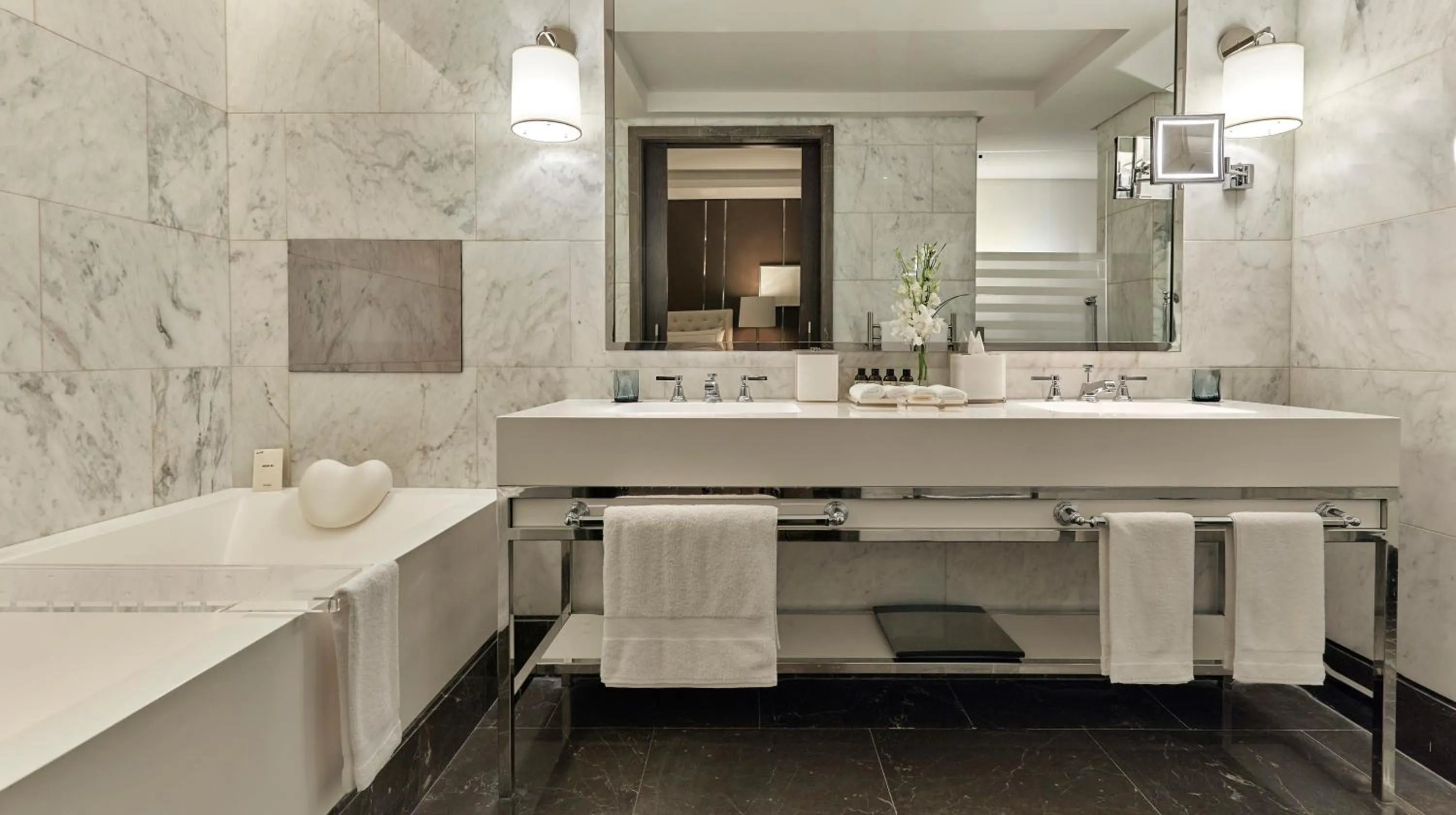 Bathroom in Fairmont Amman