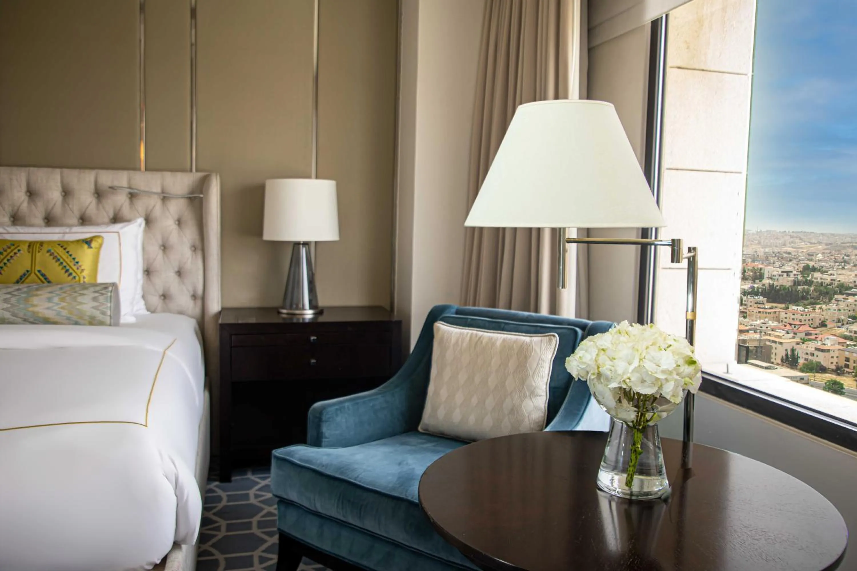 Bedroom, Bed in Fairmont Amman