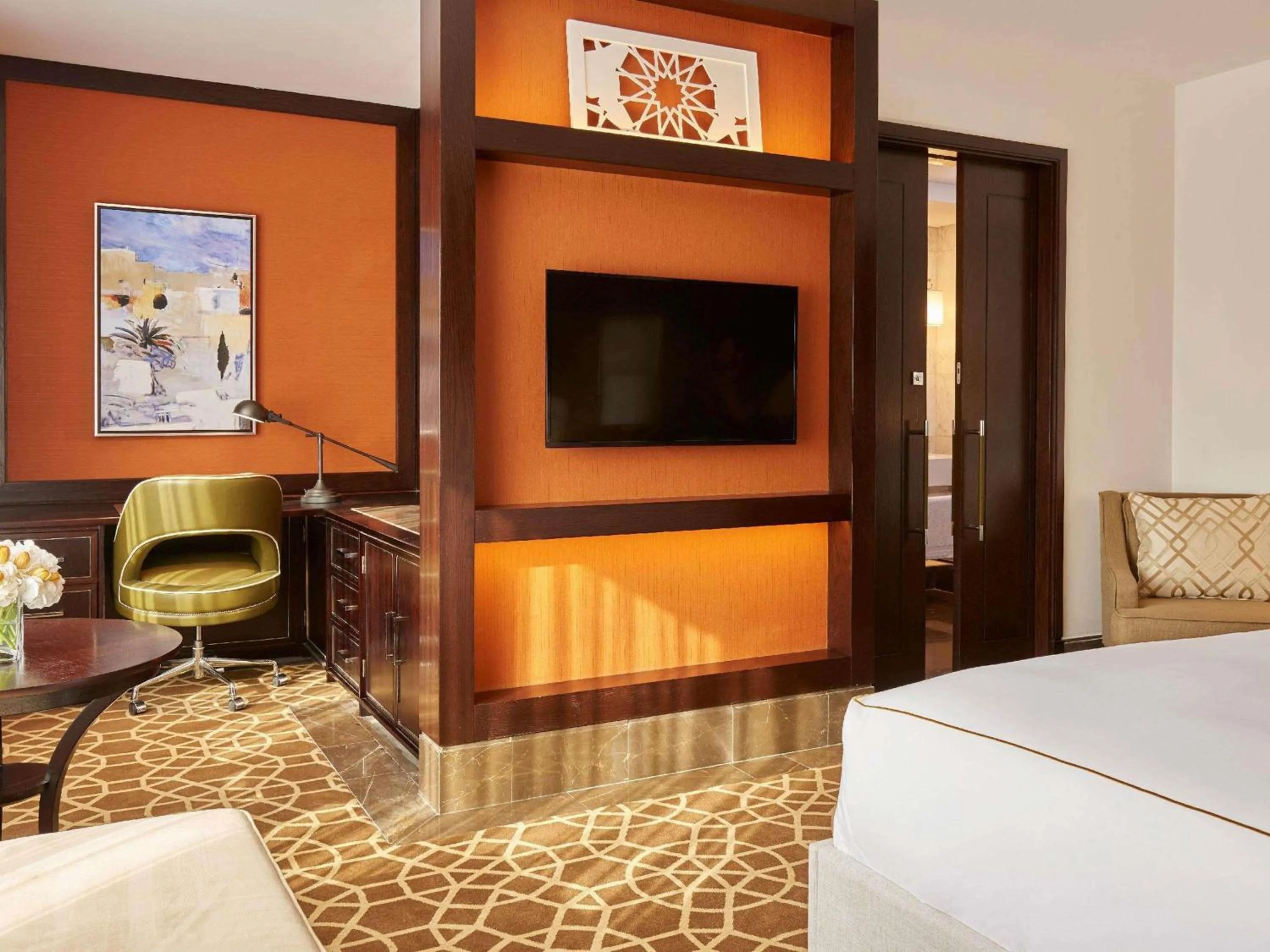 Bedroom, Bed in Fairmont Amman