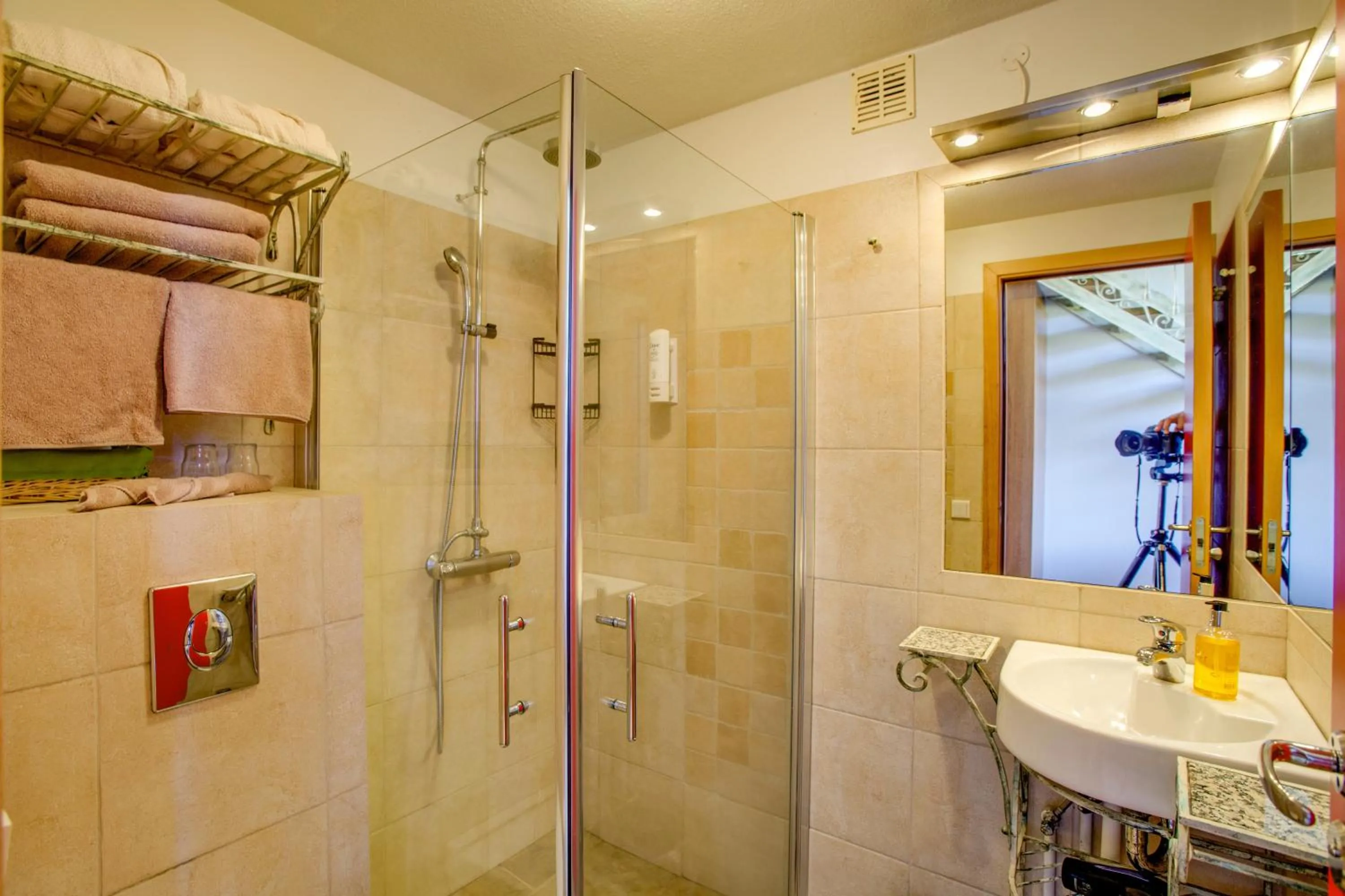 Twin Room with Sea View in Hotel Glymur