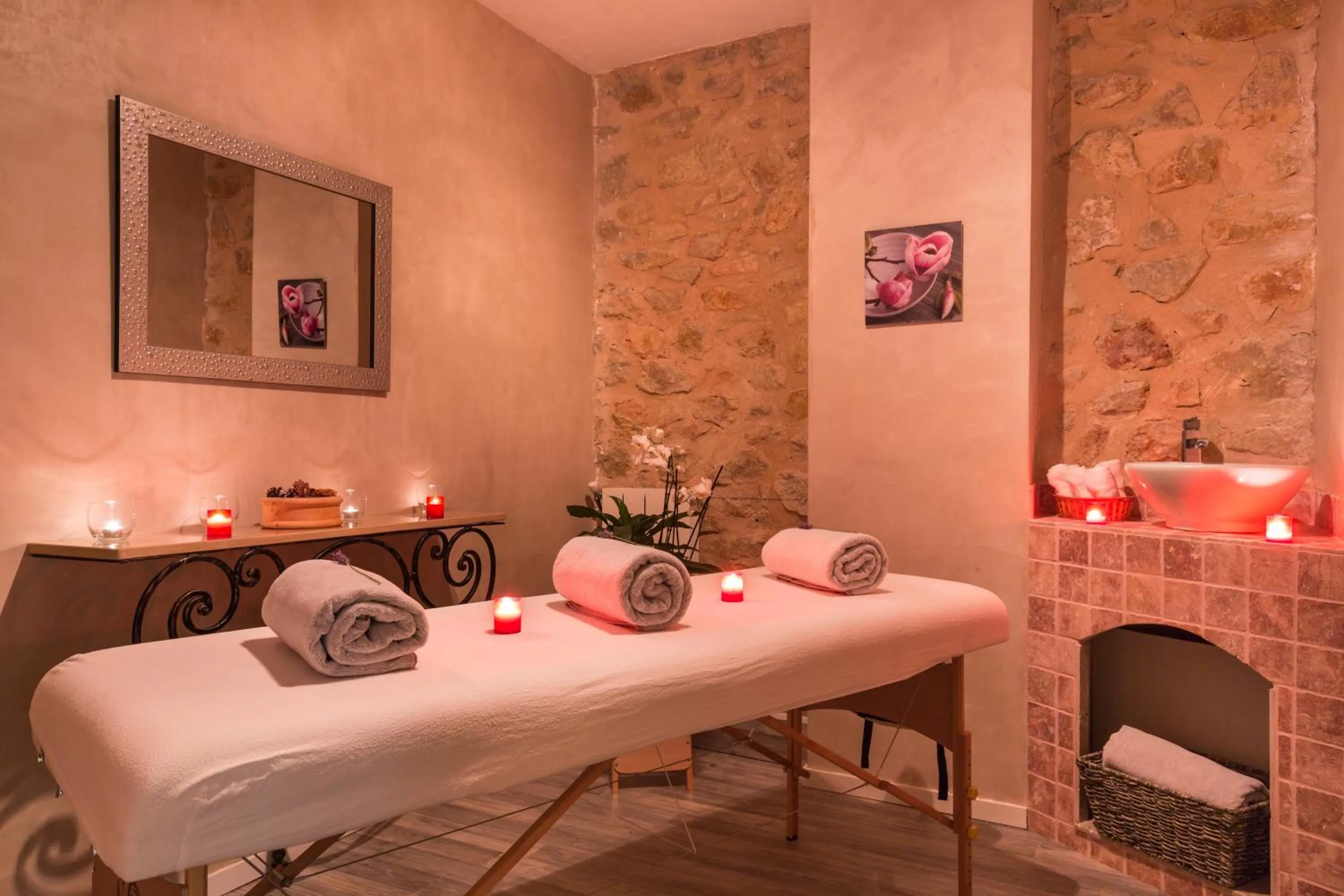 Massage in La Bastide De Tourtour Hotel & Spa