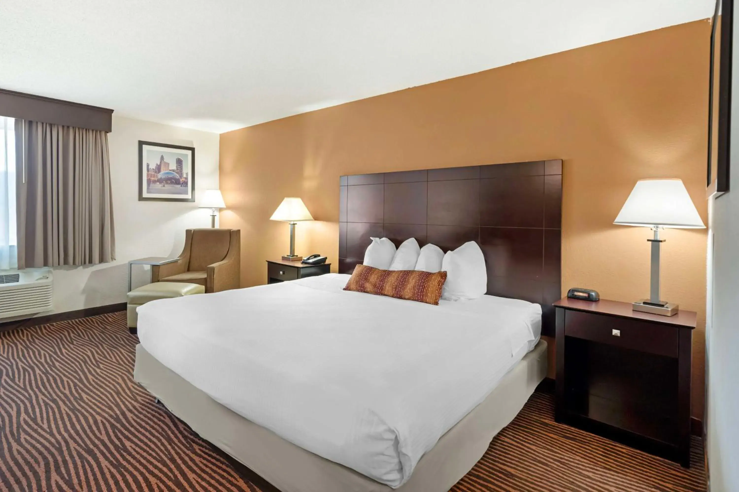 Bedroom, Bed in Best Western Des Plaines O'Hare Bedroom, Bed in Best Western Des Plaines O'Hare