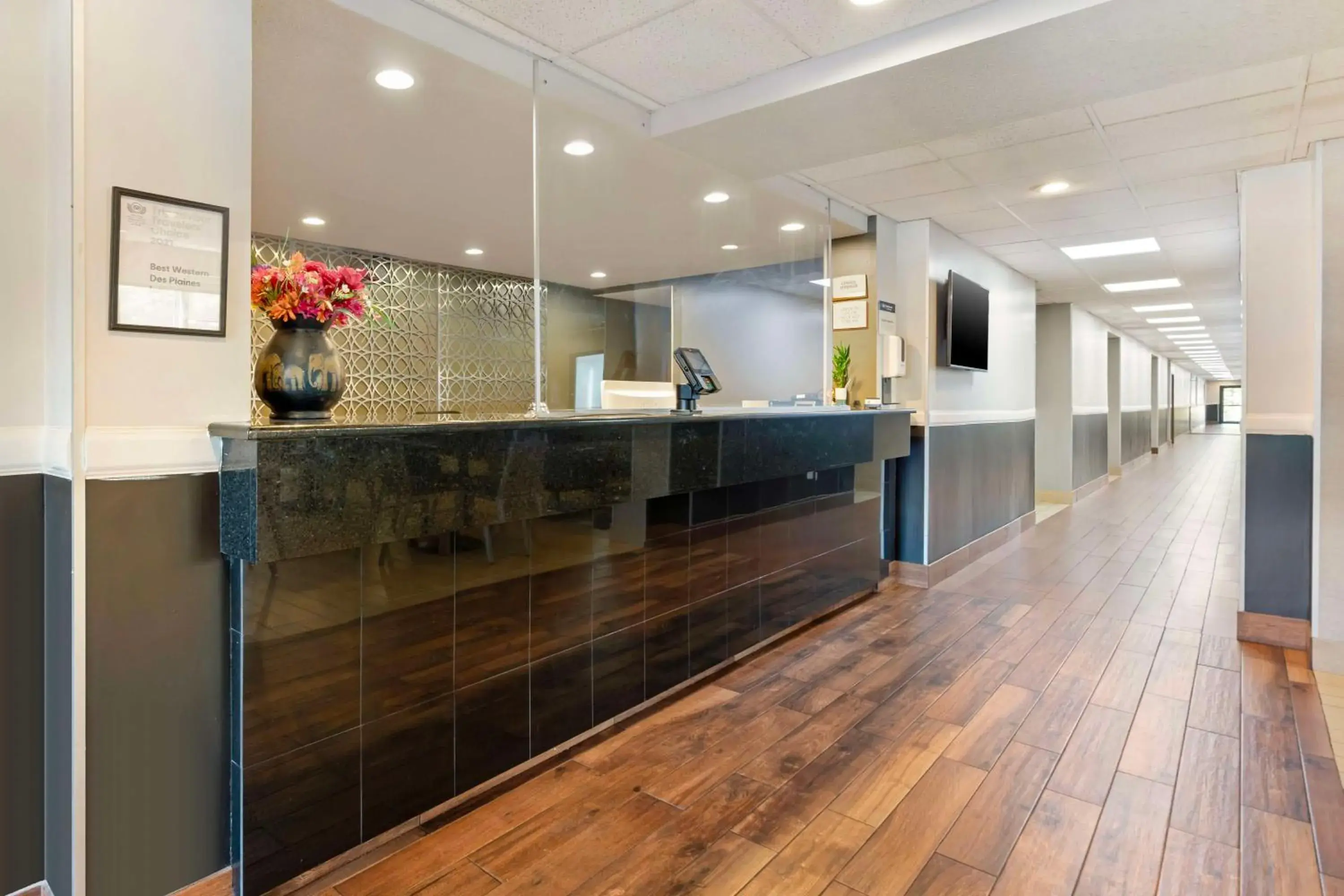 Lobby or reception in Best Western Des Plaines O'Hare Lobby or reception in Best Western Des Plaines O'Hare