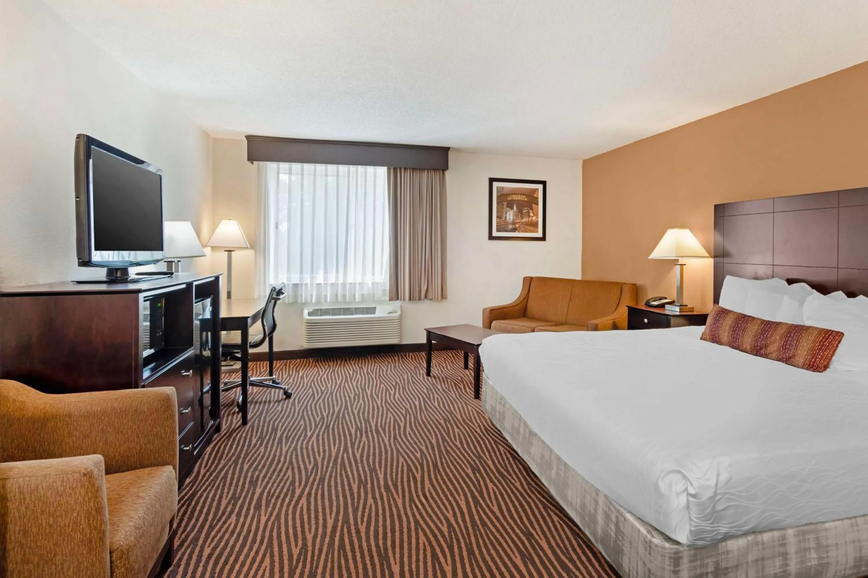 Bedroom, Bed in Best Western Des Plaines O'Hare