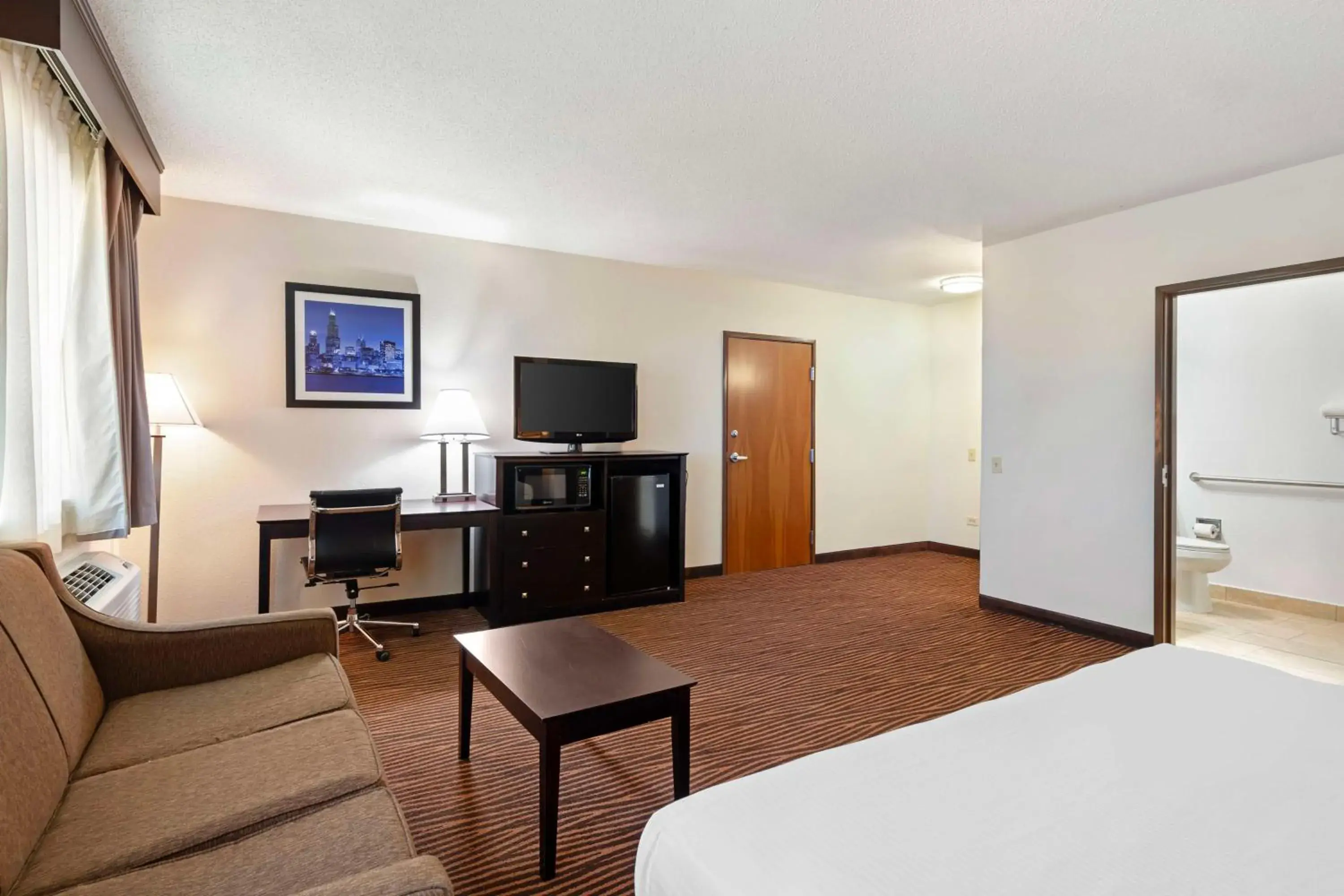 Bedroom, Bed in Best Western Des Plaines O'Hare Bedroom, Bed in Best Western Des Plaines O'Hare