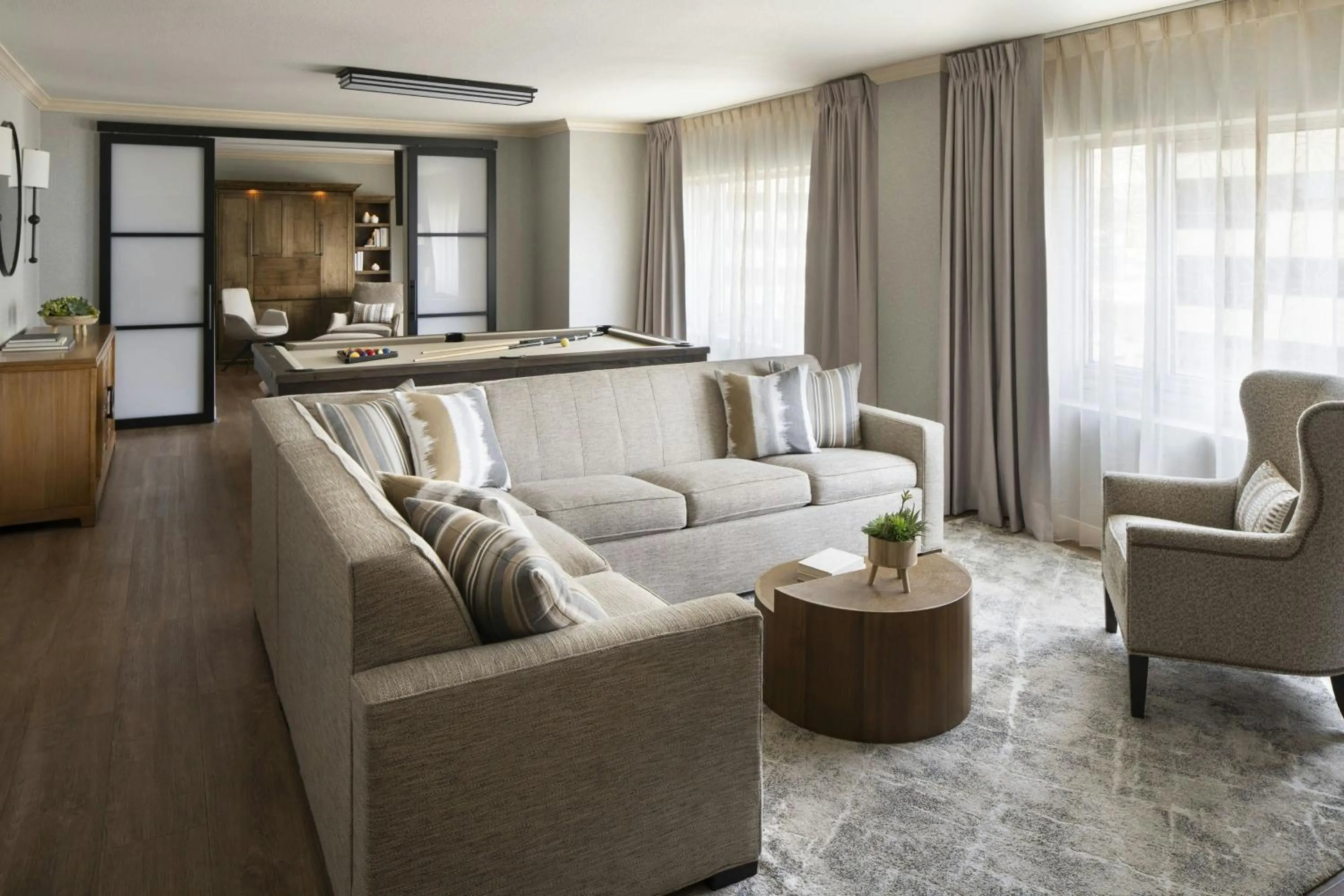 Living room in Marriott Salt Lake City Center