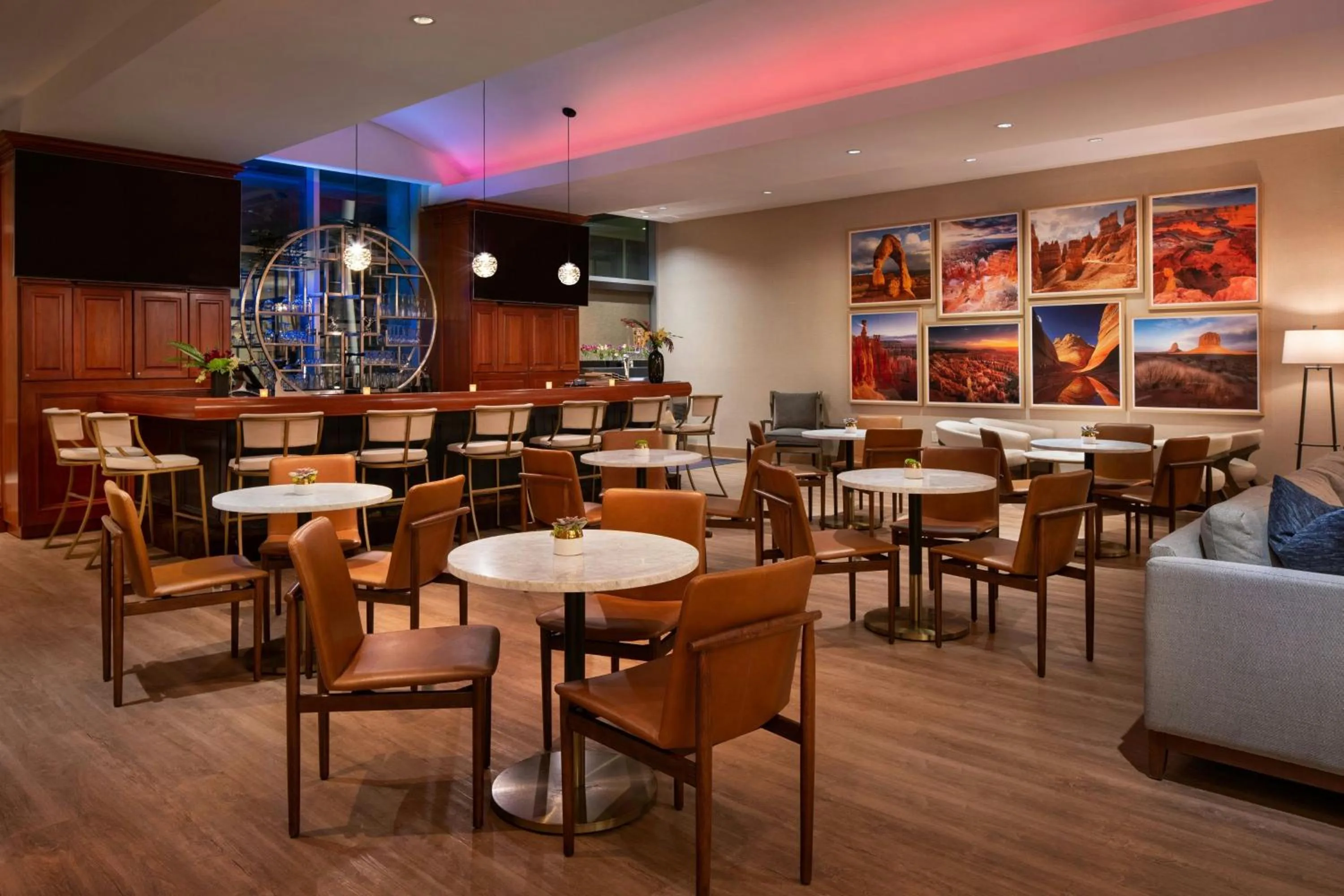 Lounge or bar in Marriott Salt Lake City Center