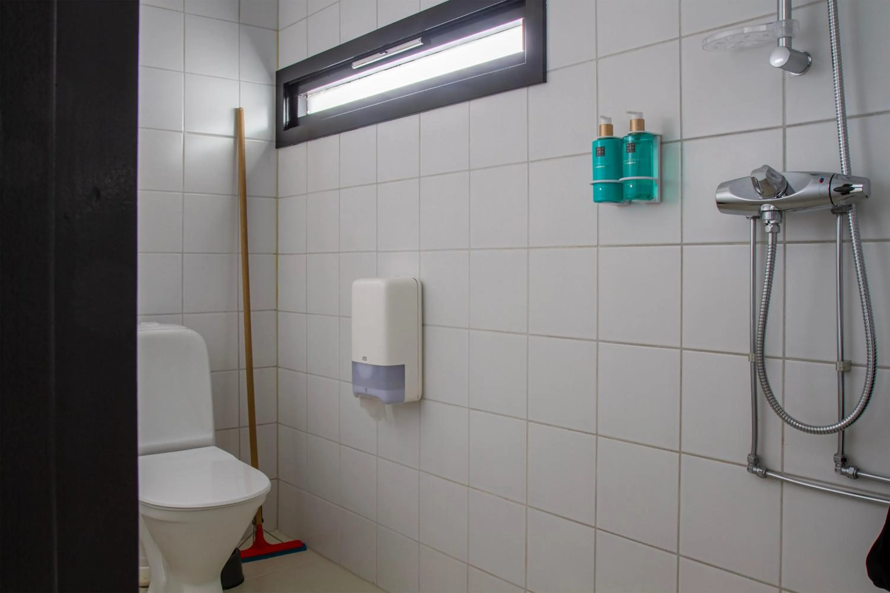 Shower in Nordis Hotel Lofoten