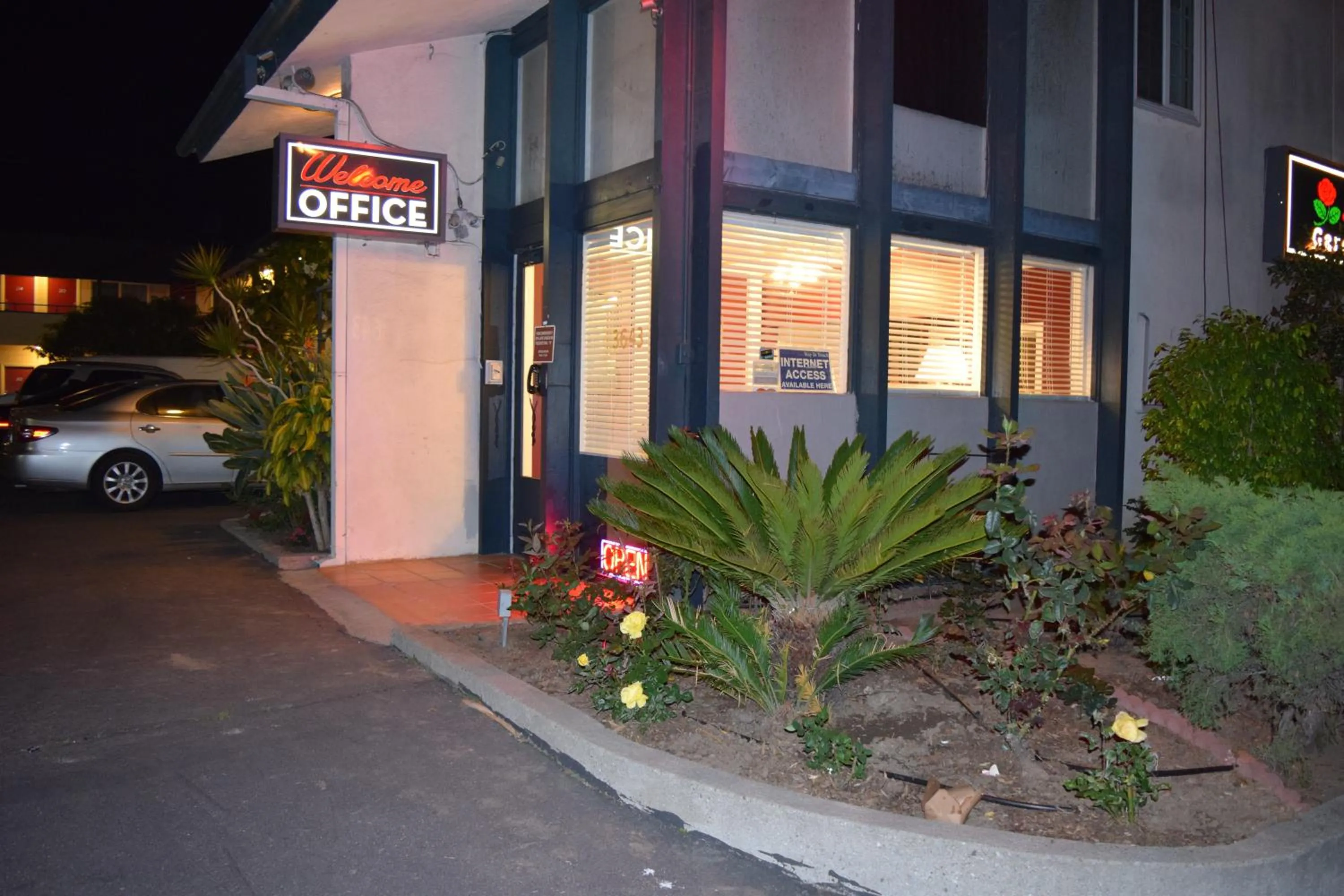 Property building in Rose Garden Inn