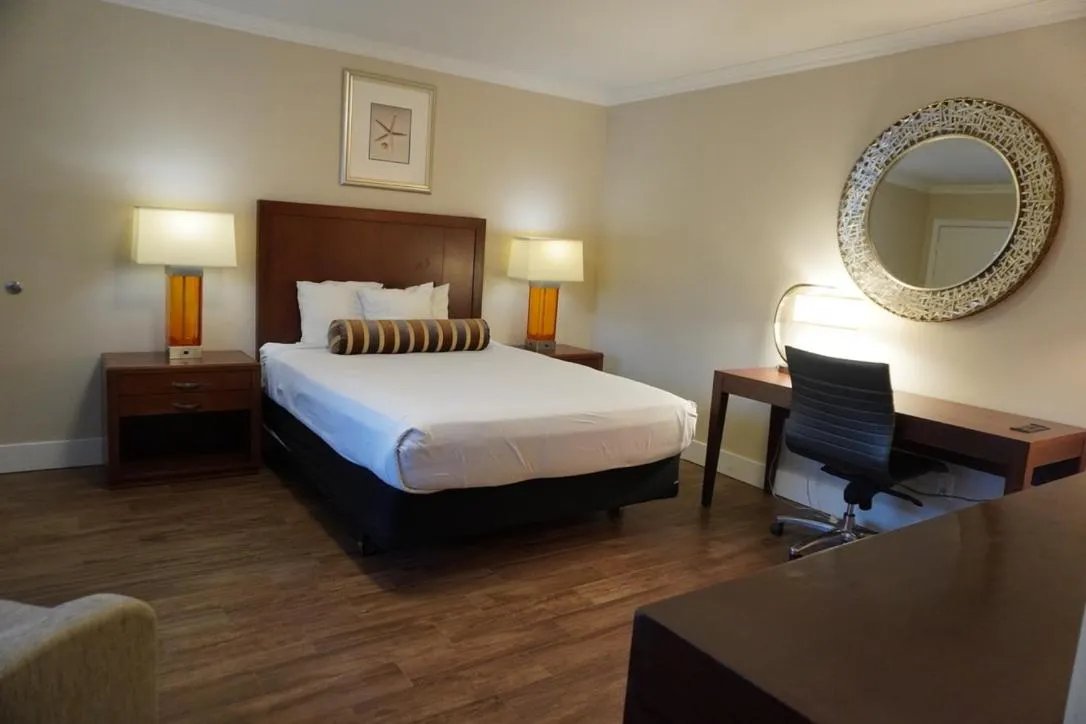 Bed in Rose Garden Inn