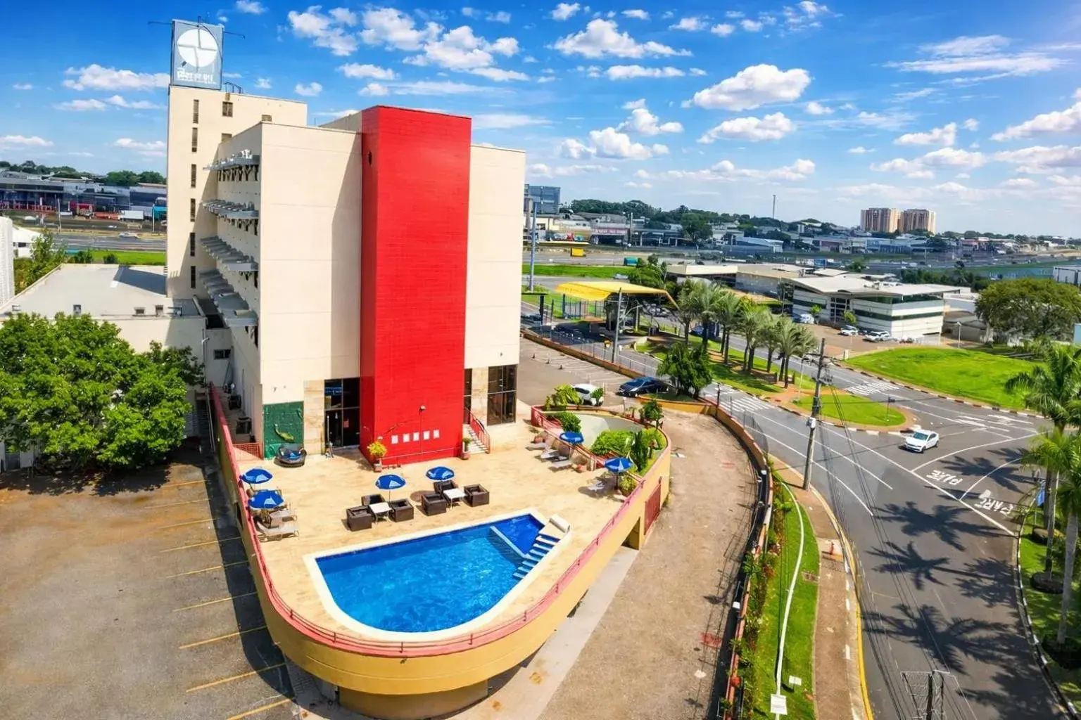 Property building in Hotel Dan Inn Campinas Anhanguera - By Nacional Inn Property building in Hotel Dan Inn Campinas Anhanguera - By Nacional Inn