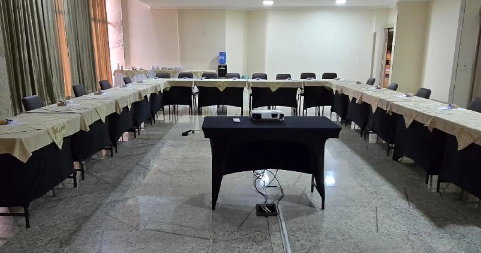 Meeting/conference room in Hotel Dan Inn Campinas Anhanguera - By Nacional Inn