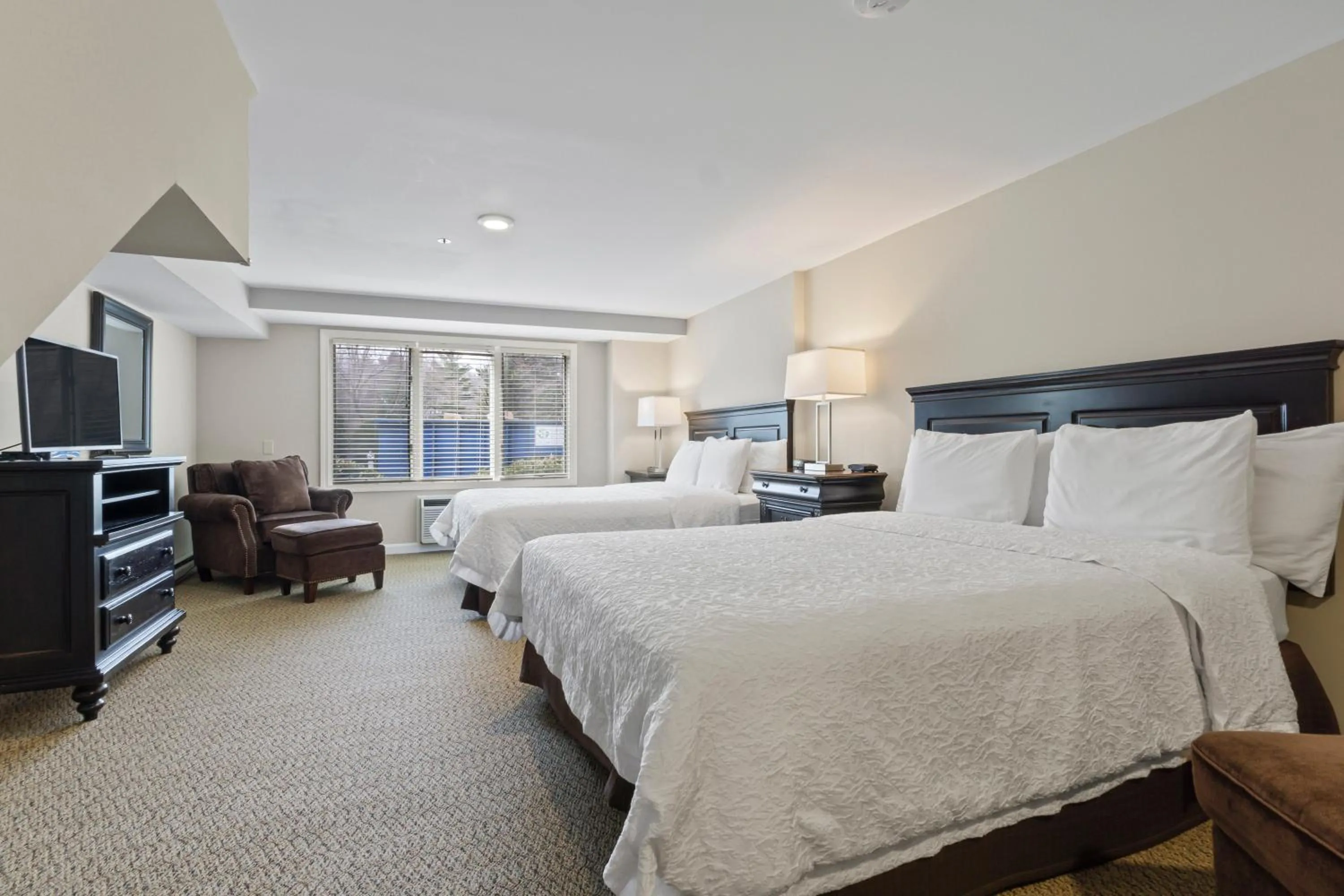 Bedroom, Bed in Sea Rose Suites