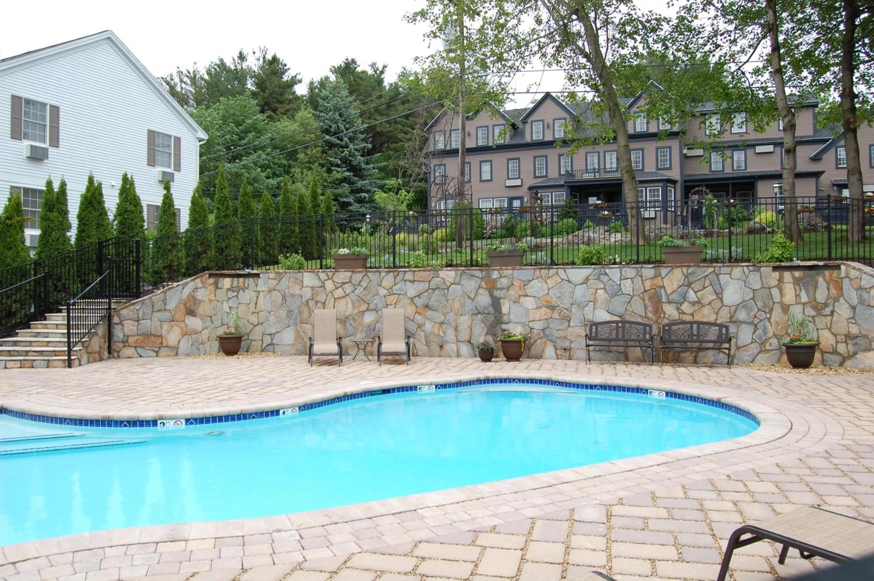 Swimming pool in Sea Rose Suites