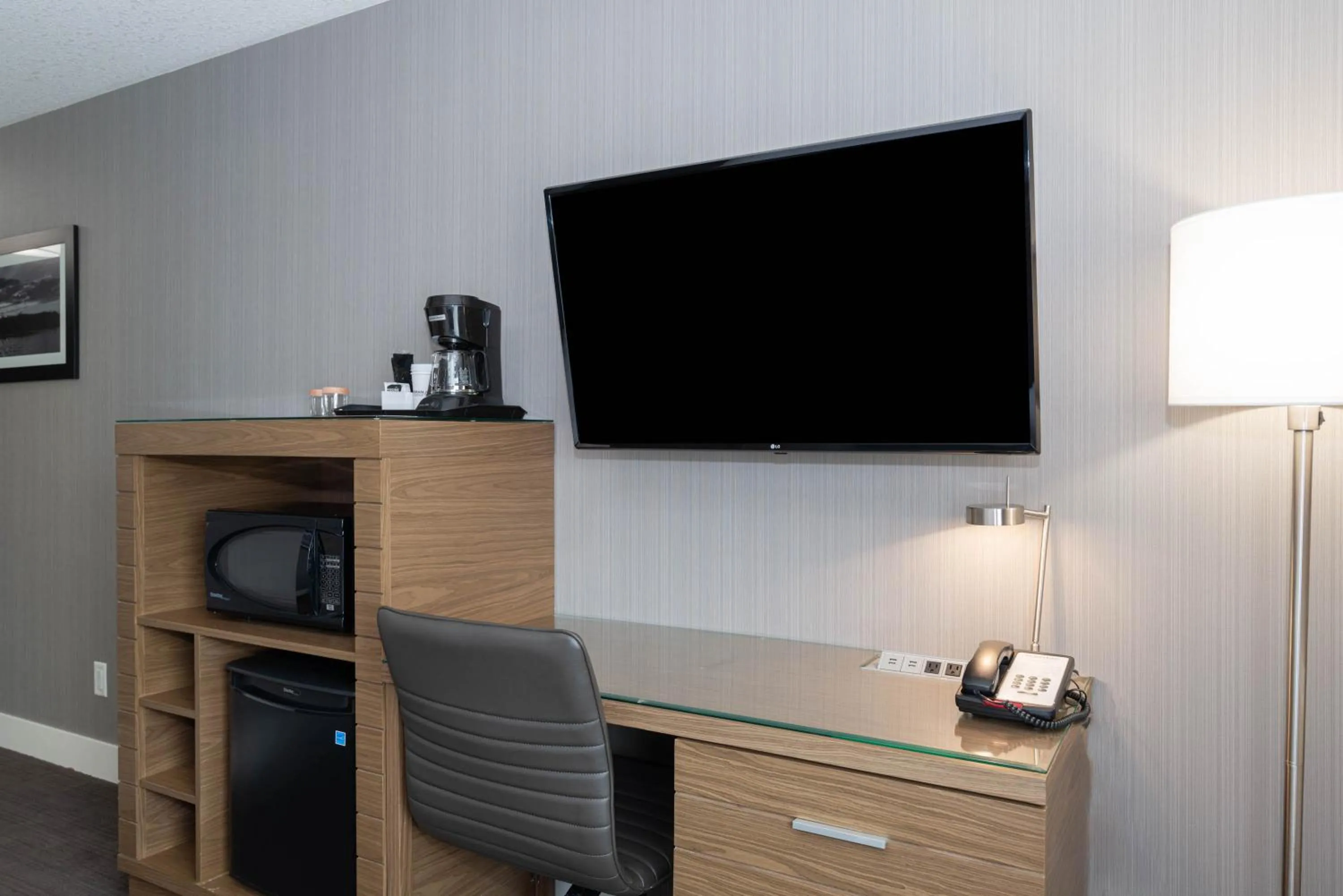 Photo of the whole room in Sandman Hotel Grande Prairie