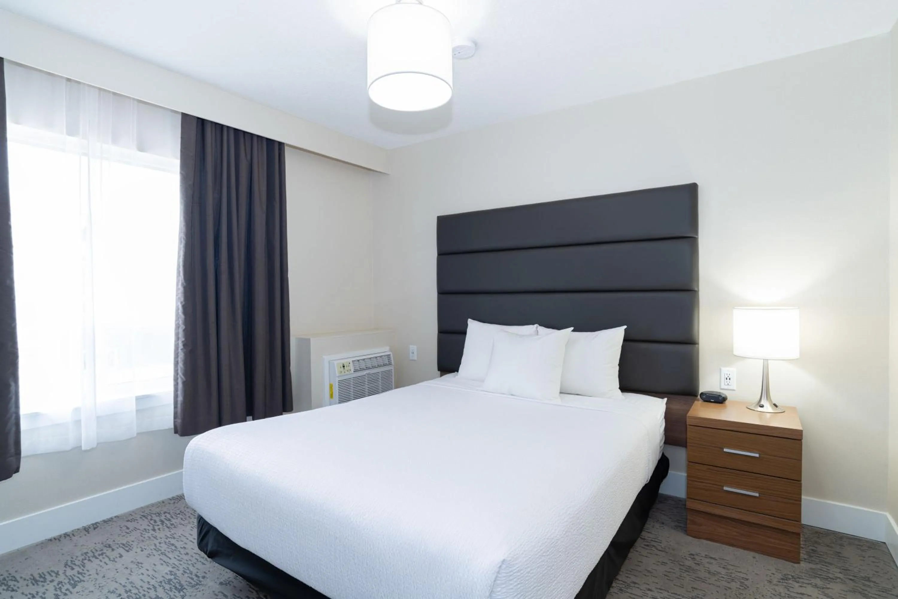 Photo of the whole room, Bed in Sandman Hotel Grande Prairie